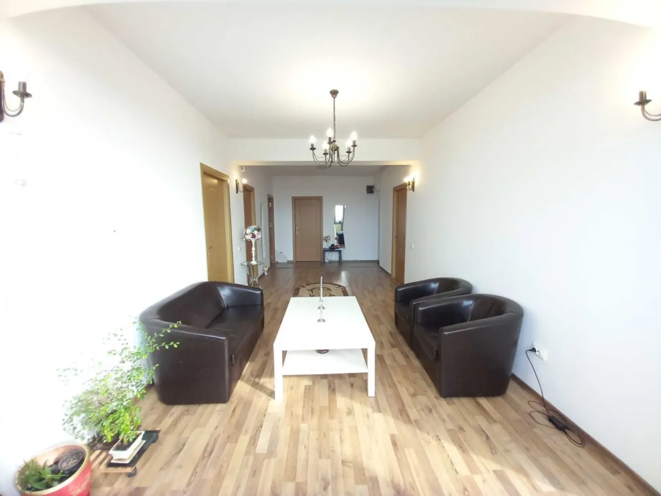 Apartament 98 mp, 4 camere, padurea Baneasa, gradinita privata, scoala - Direct proprietar

Apartament de 98 mp, 4 camere, cu posibilitate de mutare imediata - oaza de liniste, ferit de zgomot si agitatie, langa padurea Baneasa:

- Situat in Cartierul Padurea Baneasa, sectorul 1, chiar langa padurea Baneasa, la numai 1 km distanta de padure.
- Langa Felicity
- La numai 50 metri de Biene Maja Kindergarten - cresa cu program prelungit si gradinita privata 
- La numai 30 metri de viitoarea SCOALA INTERNATIONALA KINDERAMA.
- In apropiere de cartierul Greenfield, Mall Baneasa, Decathlon, Mega Image, Carrefour, IKEA, Dedeman, Gradina Zoologica, Stejarii Country Club, locul de joaca si petrecere pentru copii - The Kid, Jandarmeriei, Pipera, Selgros Baneasa, Metro, Lidl, Kaufland, Piata Presei, Parcul Herastrau se afla la numai 5-10 minute de mers cu masina, la 10 minute de statiile de metrou Aviatorilor, Aurel Vlaicu sau Straulesti si la doar 15-20 de minute de km 0 al Capitalei.
- Iesire imediata pe centura Bucurestiului si catre Jandarmeriei, cu acces rapid spre aeroportul Otopeni, aeroportul Baneasa, autostrada Bucuresti - Ploiesti, autostrada Soarelui.
- Zona este linistita, aerul este foarte curat deoarece se afla la o distanta de numai 1 km fata de bloc, padurea Baneasa si cartierul Felicity.
- Acces la statia de autobuz STB - 304, la capatul strazii.
- Acces la statia Metrou Straulesti / Terminal multimodal
- Acces la statia Metrou Baneasa/ Aeroport (in constructie)

Apartamentul are o suprafata totala de 98,64 mp
Dormitor: 17,78 mp
Living: 26,10 mp
Camera: 12,11 mp
Bucatarie inchisa: 8,94 mp
Baie: 7,16 mp
Dormitor: 13,38 mp
Camera Dressing: 2,68 mp
Loggie deschisa: 4,69 mp
Balcon deschis: 5,80 mp

Apartamentul este foarte spatios, avand geamuri mari in toate camerele, este luminos, cu orientare spre vest, beneficiind toata ziua de soare.

Apartamentul este mobilat si utilat dupa cum urmeaza:

Aparat de aer conditionat Samsung , instalat pe data 22 iulie 2024
Bucataria: mobilier de bucatarie pe comanda, electrocasnice incorporabile: masina de spalat vase Candy, cuptor electric Hansa, plita pe gaz Hansa, frigider Ariston, hota Gorenje, centrala termica proprie - Beretta.
Living: Canapea, 2 fotolii
Baie: cada din fonta cu sticla securizata, baterie cada Grohe, lavoar cu dulap, masina de spalat rufe Candy Smart.
Finisaje: parchet laminat, geamuri Rehau, gresie si faianta in baie si bucatarie.
Dormitor matrimonial: pat matrimonial mare.
In apartament nu s-a fumat niciodata.
Doua loggie deschise, cu vedere catre padure, ideale sa iei masa cu cei dragi, la aer curat.

Utilitati: apa, electricitate, gaz, internet prin fibra optica.

Blocul este nou, construit in anul 2012, bloc single, are curte proprie, cu pomi fructiferi, arbusti ornamentali si flori, iar proprietarii beneficiaza de locuri de parcare. Imobilul are 4 etaje si mansarda, iar apartamentul se situeaza la etajul 3.
Asociatia de Proprietari are in plan dotarea blocului cu ascensor.