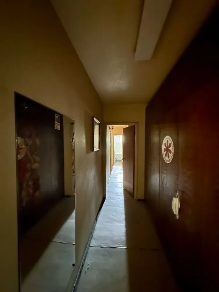 PROPRIETAR VÂND Apartament Zona Mega Mall - Bună ziua!

DIRECT PROPRIETAR - Ofer spre vânzare apartament cu 4 camere care dispune de două băi și trei balcoane, în zona Mega Mall-Piața Delfinului.

Balcoanele sunt dispuse astfel: dormitor, bucătărie, living.

Blocul este fără risc seismic!
Puncte de reper: 450 de MegaMall Pantelimon (aproximativ 6 minute)
Stație tramvai și STB în fața blocului.

Suprafața este de 93,24 mp și este situat la etajul 1
Multiple facilități: Farmacii, Școli, Supermarketuri, Kaufland, Lidl, Parcuri, Biserică