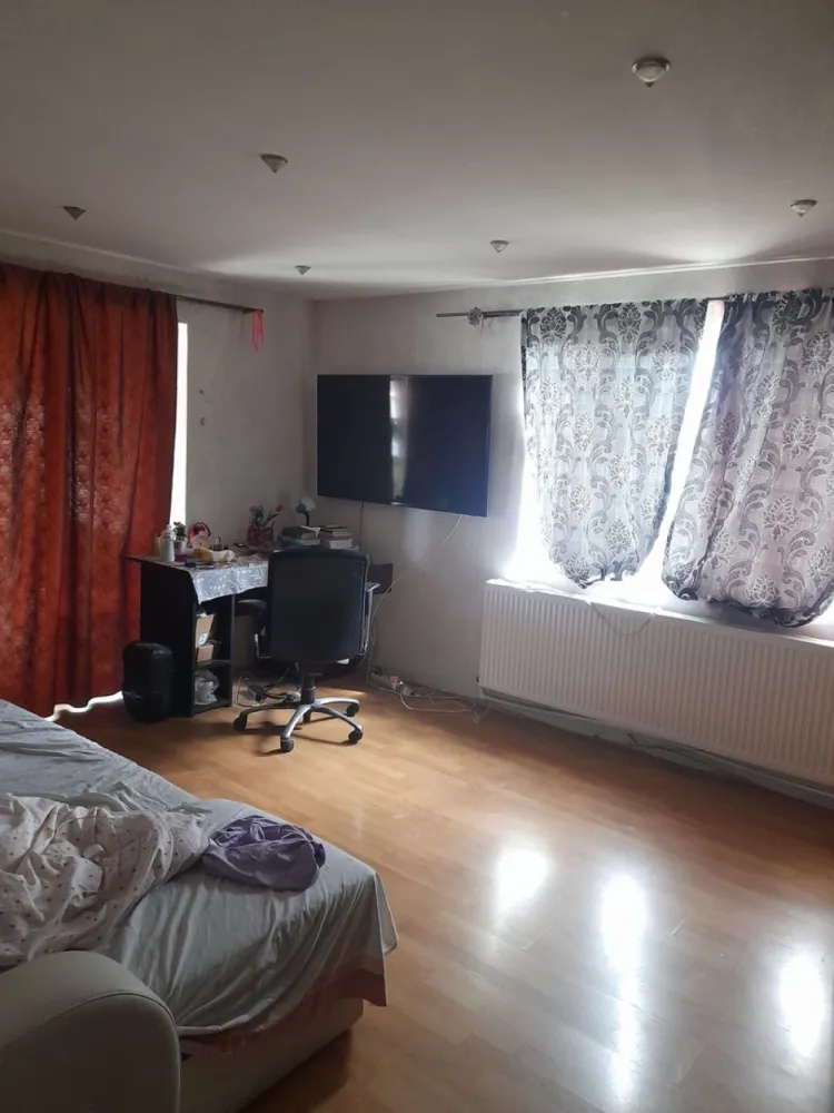 Ag EUROPA vinde casa individuala 5 cam teren 5 ari 2014. - Agenția EUROPA vinde casa individuala cu 5 camere si teren 500mp. 
Casa este in zona DRAXLMAIER si a foat construita în 2014.