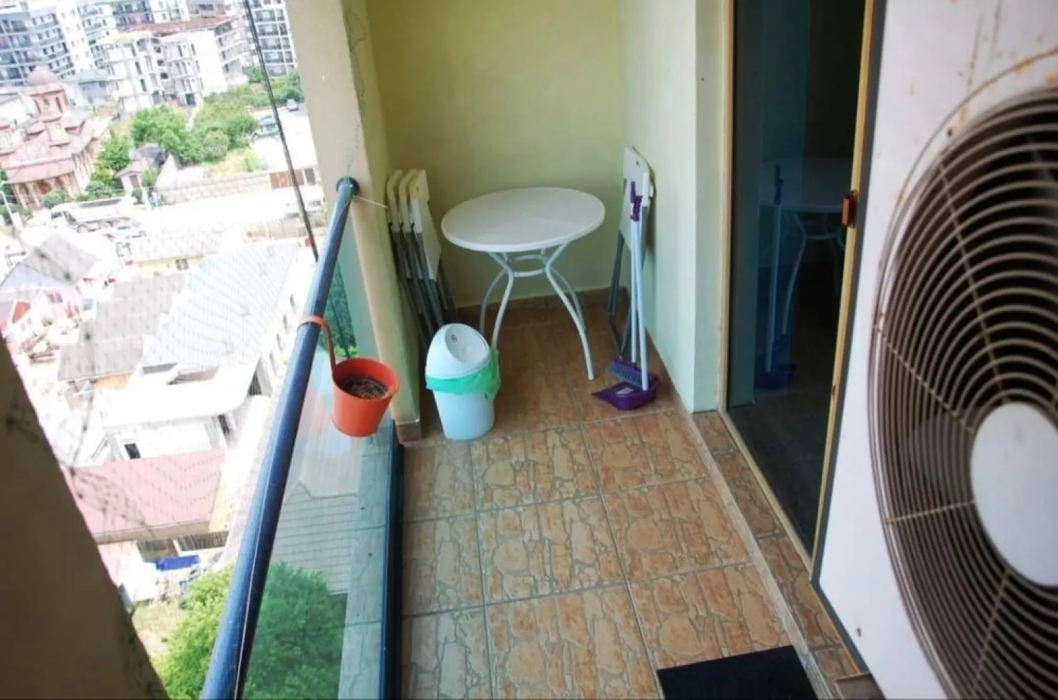 Mamaia Sat- Garsoniera lângă plaja. - Mamaia Sat- Garsoniera mobilata și utilata modern.Suprafata 41 mp , lângă plaja.Se accepta și plata în rate.