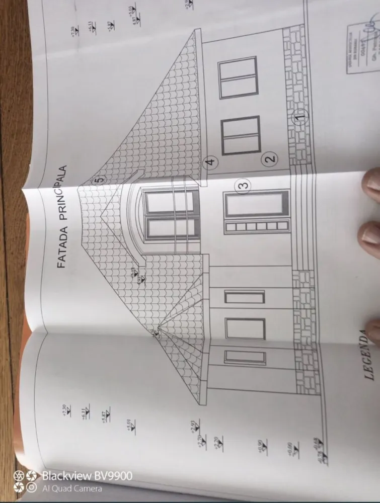Vand Casa in Paulesti - Casa noua construita in 2019 in Păulești str Ghioceilor. strada asfaltata. Casa se afla finalizată la stadiu de gri și se poate vinde finisata in totalitate , prețul fiind negociabil în funcție de stadiul finalizări casei. Avantaj la finalizarea casei poate sa fie după gustul clientului. .loc de parcare pentru 8 mașini în fața casei. .suprafata terenului 6 arii, front 21,5m .Casa are 120 m2 amprenta la sol ( m2 util : 16 m2 bec tehnici,106m2 parter, 80-100m2 mansarda ), 1 bucătărie, 3 camere din care una este camera matrimoniala cu baie mare +dresing 11m2, living 60m2, 3 bai , utilități :apa, gaz ,curent trifazat, canalizare+fosa septica, izolata cu vata pe exterior ,mansarda cu spuma poliuretanica cu celula închisă (menționez că SPUMA NU ESTE PROIECTATA INTRE CORNI) sa placat cu osb sub corni și spumă sa proiectat pe osb . Între corni exista o ventilatie. Este foarte economică .încălzire în pardosea cu șemineu termo ;centrala pe curent trifazat ,centrala pe gaz, .se lucrează la finisări. Casa se poate vinde finisata in totalitate .Casa este locuibila. Mai multe inf la tf 07cinci cinci șase zero cinci sapte29..
