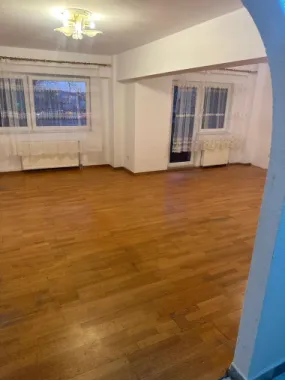 BRASADAS vinde ap cu 4 cam RENOVAT, 106mp, etaj 1 în zona SOARELUI.