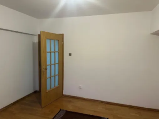 BRASADAS vinde ap cu 4 cam RENOVAT, 106mp, etaj 1 în zona SOARELUI.