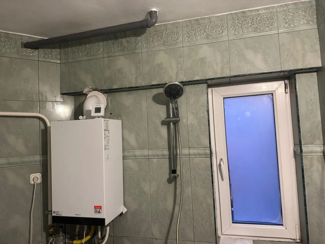 BRASADAS vinde ap cu 4 cam RENOVAT, 106mp, etaj 1 în zona SOARELUI.