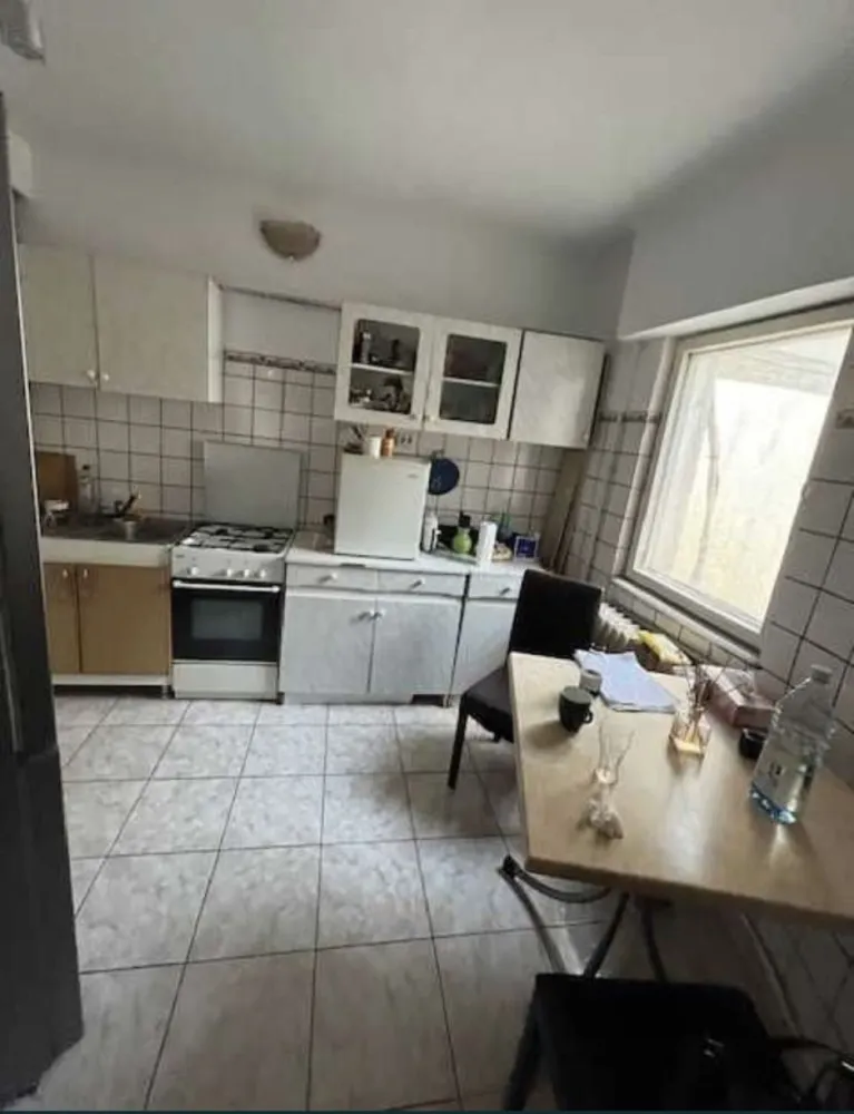 2 camere - Direct proprietar (fara comision), 2 camere confort 1, gresie faianta, usi lemn, parchet, termopan, balcon inchis, gaze