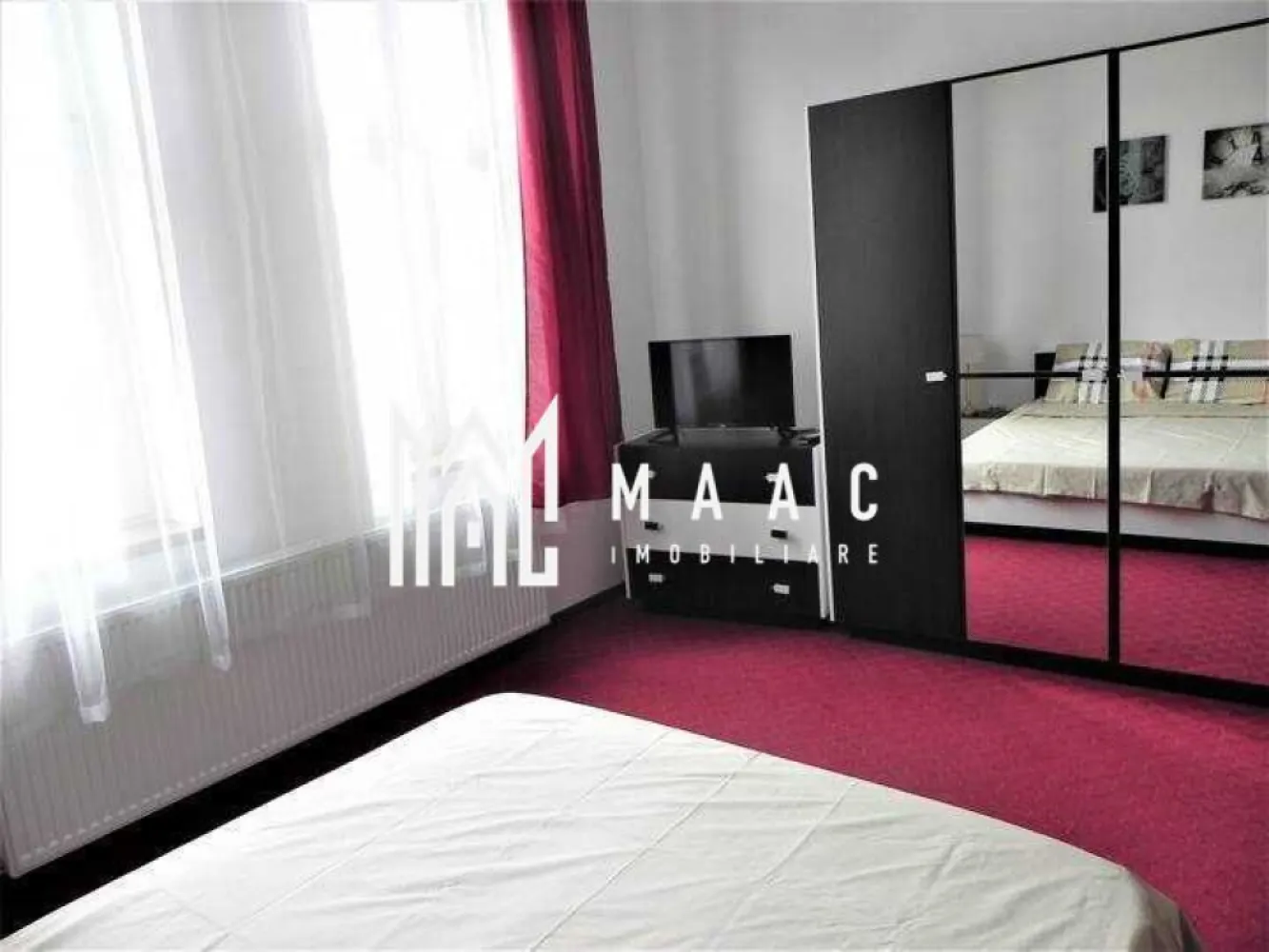 INVESTITIE I Apartament 2 camere I Etaj 1 I Central - Apartament 60 mp, compartimentat în 2 garsoniere – Central, Sibiu | Ideal pentru regim hotelier

O oportunitate excelentă în zona centrală a Sibiului: apartament cu 60 mp utili, situat la etajul 1 din 1, compartimentat eficient în două garsoniere independente – soluție ideală pentru investiție în regim hotelier sau închiriere pe termen scurt.

Detalii proprietate:

Suprafață utilă: 60 mp
2 garsoniere separate.

Fiecare garsonieră dispune de:
cameră de zi / dormitor
baie proprie
chicinetă

Etaj 1/1 într-o clădire cu fațadă renovată

Acces prin curte comună

Pod renovat – izolație termică bună și spațiu suplimentar

Se vinde mobilat și utilat complet, gata pentru închiriere imediată

Avantaje:

Locație centrală, la doar câteva minute de Piața Mare și obiectivele turistice

Compartimentare practică pentru Airbnb sau închiriere dublă

Zonă liniștită, dar ușor accesibilă pentru turiști

Investiție ideală în centrul orașului

Clădire întreținută, cu elemente de arhitectură specifică zonei istorice

Pentru detalii sau programarea unei vizionări: ID: CP2526301