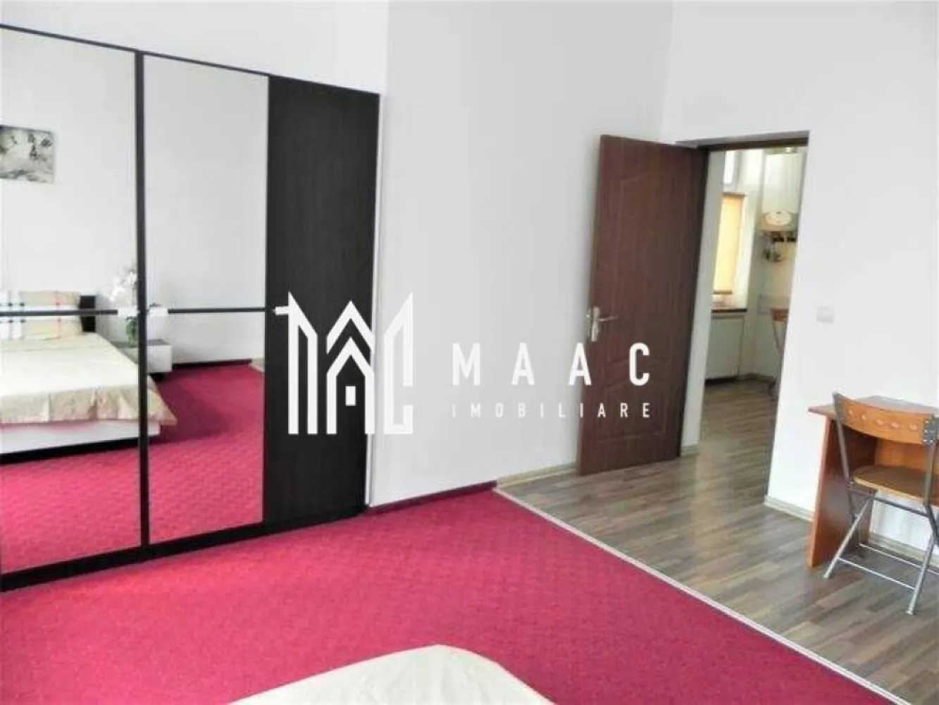 INVESTITIE I Apartament 2 camere I Etaj 1 I Central - Apartament 60 mp, compartimentat în 2 garsoniere – Central, Sibiu | Ideal pentru regim hotelier

O oportunitate excelentă în zona centrală a Sibiului: apartament cu 60 mp utili, situat la etajul 1 din 1, compartimentat eficient în două garsoniere independente – soluție ideală pentru investiție în regim hotelier sau închiriere pe termen scurt.

Detalii proprietate:

Suprafață utilă: 60 mp
2 garsoniere separate.

Fiecare garsonieră dispune de:
cameră de zi / dormitor
baie proprie
chicinetă

Etaj 1/1 într-o clădire cu fațadă renovată

Acces prin curte comună

Pod renovat – izolație termică bună și spațiu suplimentar

Se vinde mobilat și utilat complet, gata pentru închiriere imediată

Avantaje:

Locație centrală, la doar câteva minute de Piața Mare și obiectivele turistice

Compartimentare practică pentru Airbnb sau închiriere dublă

Zonă liniștită, dar ușor accesibilă pentru turiști

Investiție ideală în centrul orașului

Clădire întreținută, cu elemente de arhitectură specifică zonei istorice

Pentru detalii sau programarea unei vizionări: ID: CP2526301