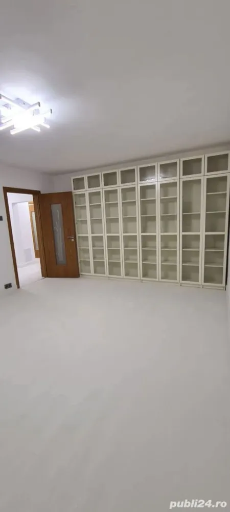 Spatiu de închiriat Bulevardul Constantin Brâncoveanu - Spatiu de închiriat la parter linga metrou. Este un apartament de 3 camere decomandat 2 bai cu centrala proprie are 82 mp utili renovat recent prima închiriere cu contract la ANAF pe termen foarte lung.1+1 chirie este de 1100 
Laura