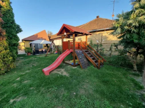 BRASADAS vinde casa in zona Titulescu.