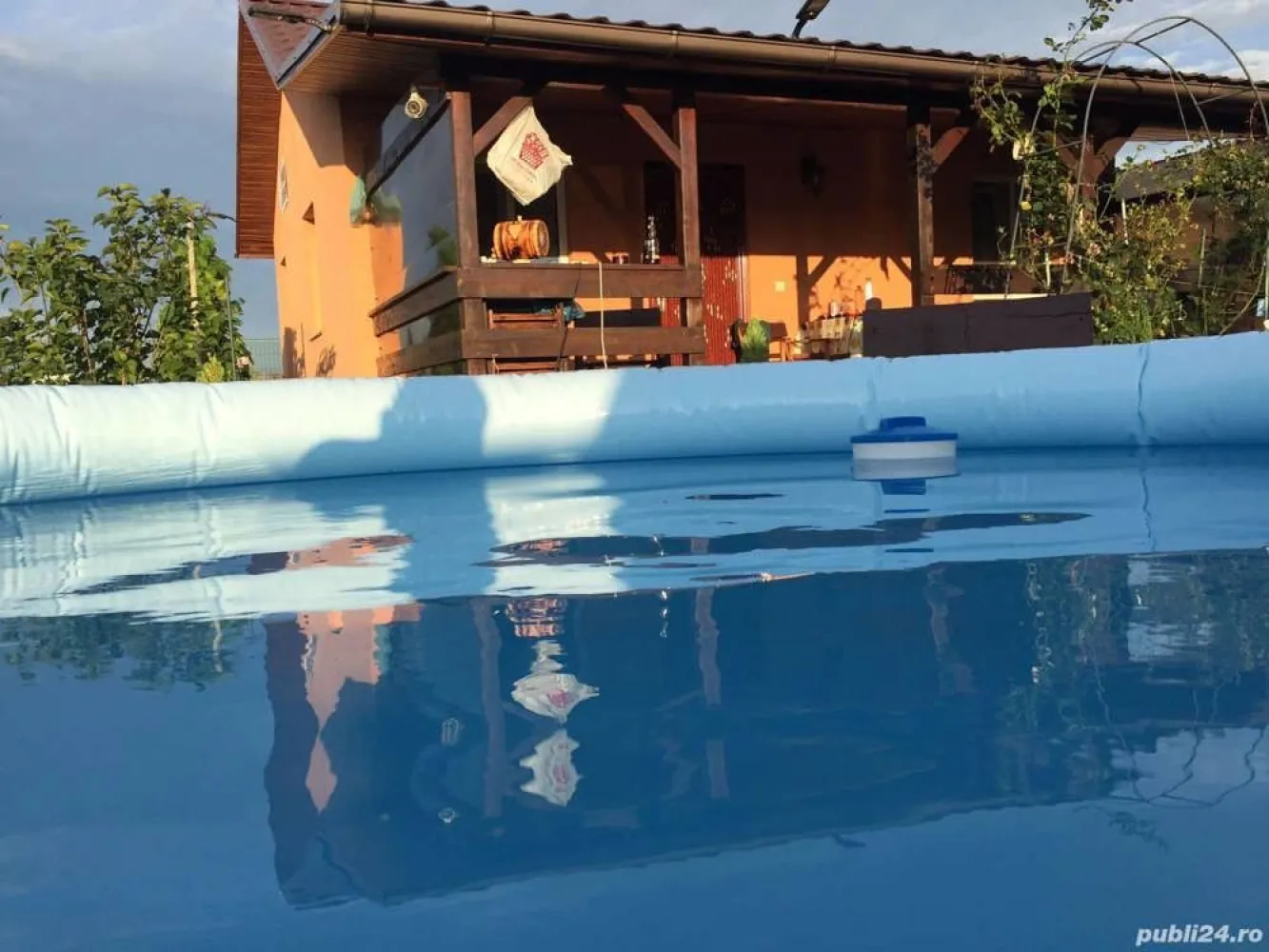 oportunitate cabana la baile termale mihaieni com acas - cabana se afla la 100m de baile termale 
living 2 dormitoare ,baie bucatarie terasa 
peste68mp utili ,500mp teren
fundatie beton,pereti caramida,acoperis tabla, etc