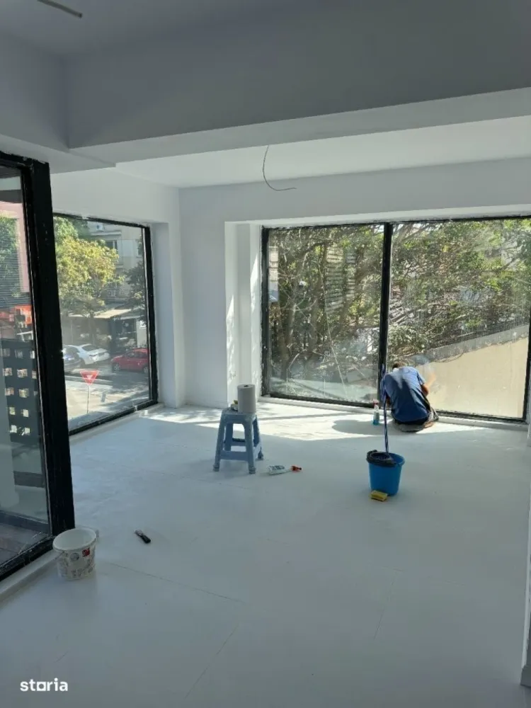 OCAZIE Spatiu comercial / Birouri Piata Floreasca - Se ofera spre inchiriere spatiu comercial birouri - Dorobanti / Pta Floreasca
Dotari:
Centrala termica de apartament
Incalzire in pardoseala
Finisaje premium
Lift
Etaj 1, vedere frontala spre Pta Floreasca
Pret:2500e/luna