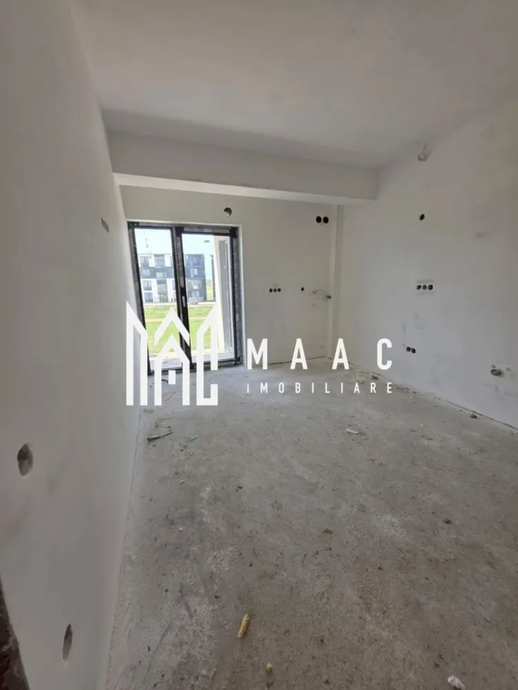 Apartament 3 Camere I Doamna Stanca I La Cheie - MAAC Imobiliare vă invită să descoperiți un apartament situat într-un Ansamblu Rezidențial din Selimbar - Doamna Stanca. 

Acest Ansamblu este realizat dupa cele mai moderne principii arhitecturale. 

Termen de Predare: Februarie 2026 

Prin intermediul MAAC Imobiliare, aveți posibilitatea de a deveni proprietarul acestui apartament modern. Profitați de oportunitatea de a investi într-un cămin care vă definește stilul de viață.

Ansamblul dispune de mai multe tipuri de apartamente, la etaje diferite (parter/ etaje 1-6), suprafete diferite, compartimentate optim.

Posibilitatea alegerii etajului!

Locuintele cu 2 si 3 camere au in componenta un living cu bucatarie open space, 1 dormitor sau 2 dormitoare, hol de acces, baie cu geam de aerisire, balcon cu nisa de depozitare. Incalzire in pardoseala. Centrala proprie.

Pret predare la alb : 95.000 euro + TVA 
Pret predare la cheie: 100.000 + TVA

Pentru mai multe detalii și vizionări, vă rugăm să specificați ID-ul: CP2524440