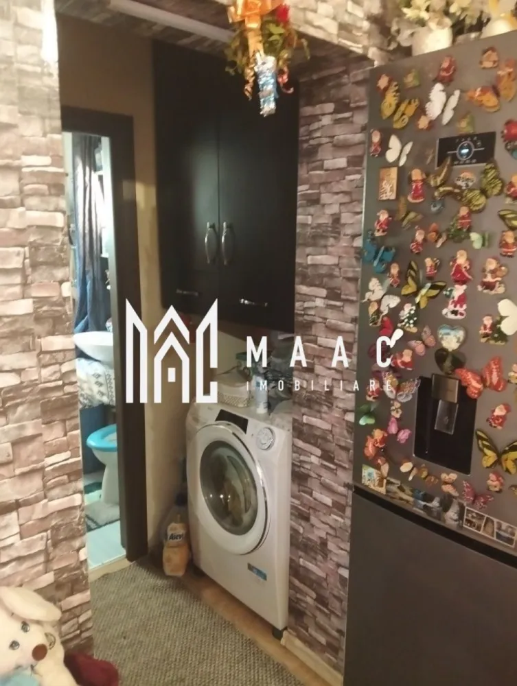 Apartament 2 camere | Mobilat și utilat | Parter | Boxă | Gusterița - Maac Imobiliare prezintă spre vânzare un apartament cochet cu 2 camere, situat la parterul unui imobil dintr-o zonă în continuă dezvoltare – Gusterița.

Locuința are o suprafață utilă de 33,5 mp și este compartimentată eficient astfel:
✔ Living cu bucătărie open-space
✔ Dormitor matrimonial
✔ Baie cu geam de aerisire
✔ Hol de acces

În plus, apartamentul dispune de o boxă la subsol de aproximativ 4 mp, ideală pentru depozitare.

Avantaje:
🔹 Se vinde complet mobilat și utilat – gata de mutat!
🔹 Zonă liniștită, cu acces facil către oraș
🔹 Aproape de mijloace de transport, magazine și alte facilități urbane

Pentru mai multe detalii sau programarea unei vizionări, precizați telefonic că ați văzut anunțul cu ID: CP2489566.