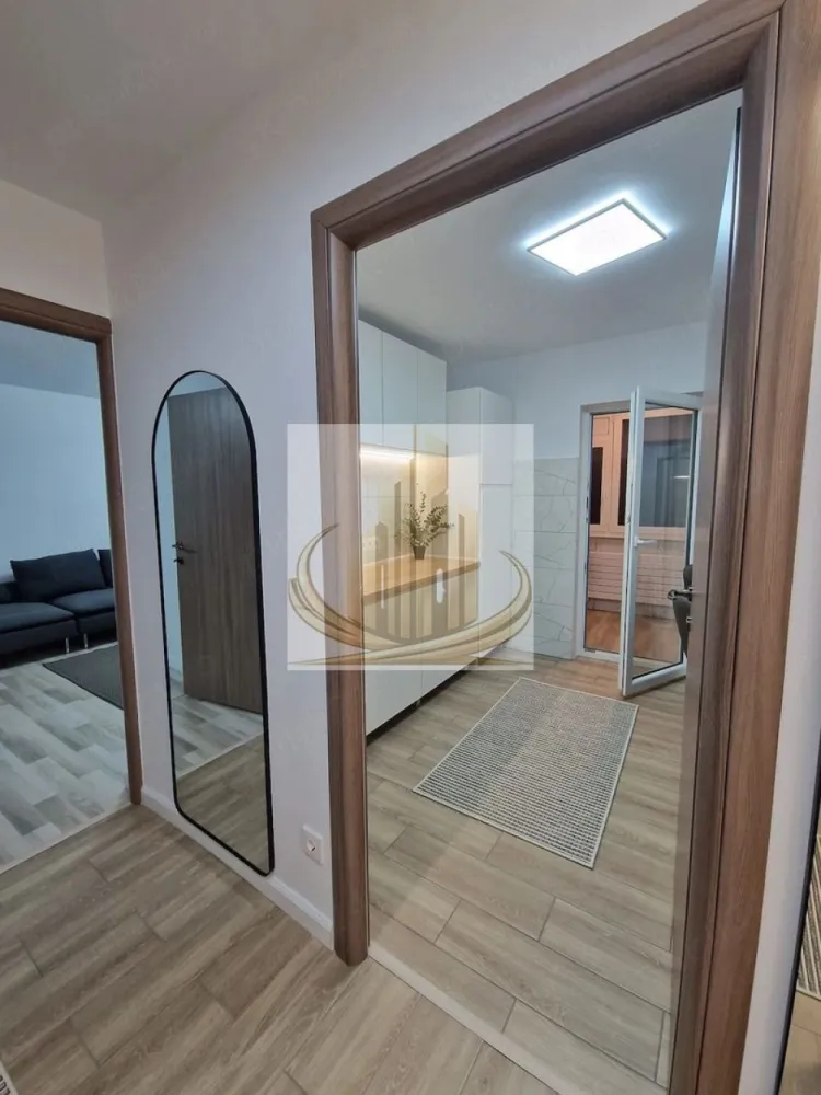 Aprtament 2 camere Fabric - Grand Mobilis Imobiliare propune spre închiriere un apartament de 2 camere, decomandat, situat la etajul 2, pe strada Baba Dochia – ideal pentru o persoană sau un cuplu nefumător care își dorește un spațiu curat, modern și bine organizat.

Apartamentul este amplasat într-un imobil cu 4 etaje, este luminos, proaspăt renovat și se află la prima închiriere – totul fiind nou, atent ales pentru confort și funcționalitate.

Compartimentare și dotări:
 • 2 camere decomandate
 • Bucătărie complet utilată
 • Mașină de spălat vase
 • Mașină de spălat rufe
 • Aragaz
 • Aer condiționat în ambele camere

Locuința dispune de două balcoane: unul închis și unul deschis, amenajat cu măsuță și două scaune – perfect pentru momente de relaxare sau pentru a savura o cafea în aer liber.

Imobilul este racordat la sistemul centralizat de termoficare (CET), cu toți locatarii branșați, oferind un confort termic excelent, mai ales în sezonul rece.

Avantaje:
 • Prima închiriere
 • Complet mobilat și utilat modern
 • Zonă bine conectată, cu acces facil către mijloace de transport în comun
 • În apropiere de spații comerciale, centre universitare și parcuri

Apartamentul este disponibil imediat și se închiriază exact așa cum este prezentat în poze.

Pentru mai multe detalii sau programarea unei vizionări, nu ezitați să ne contactați!
ID intern: 3068728