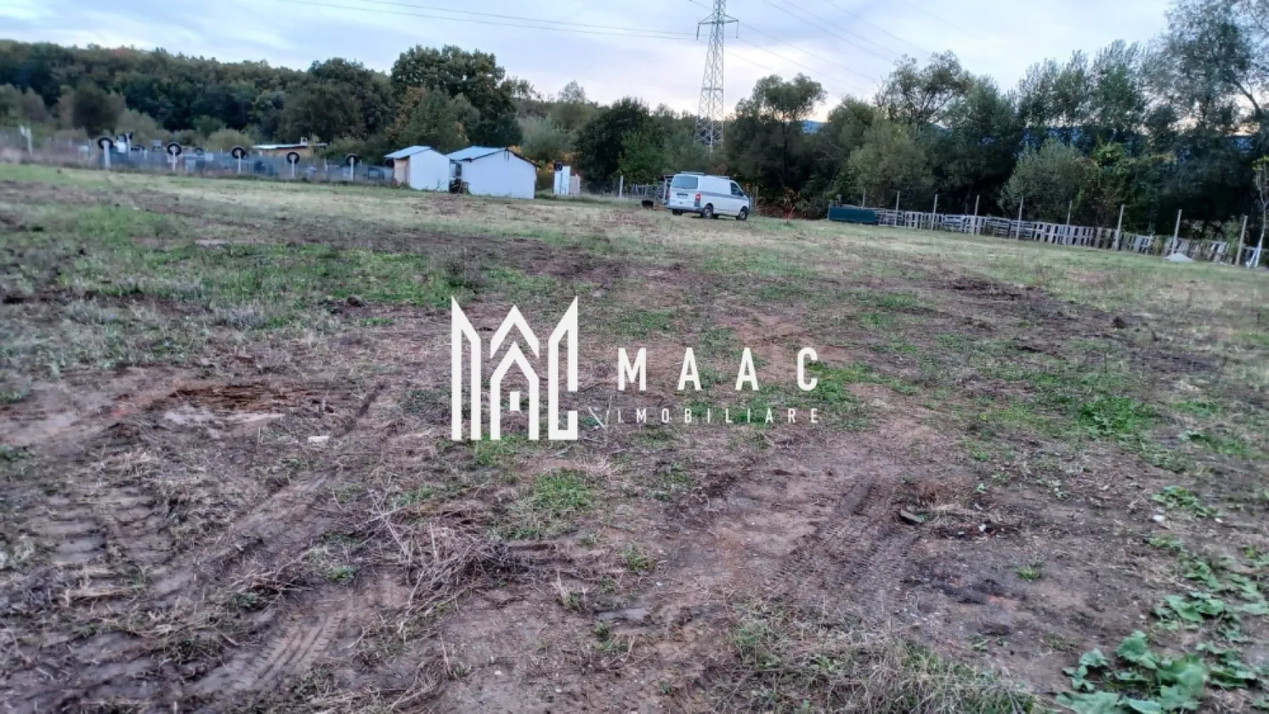 Teren de vânzare | 661 Mp | Selimbar - MAAC Imobiliare vă propune spre vânzare un teren agricol situat în Șelimbăr, cu o suprafață totală de 661 mp.

📄 Terenul beneficiază de documentație depusă pentru trecerea în intravilan, ceea ce îl face o oportunitate excelentă pentru investiție.

📍 Amplasat într-o zonă liniștită și în plină dezvoltare, ideală pentru construcții viitoare sau diversificarea portofoliului imobiliar.

Pentru informații suplimentare și vizionări, vă rugăm să ne contactați specificand ID:CP2506041