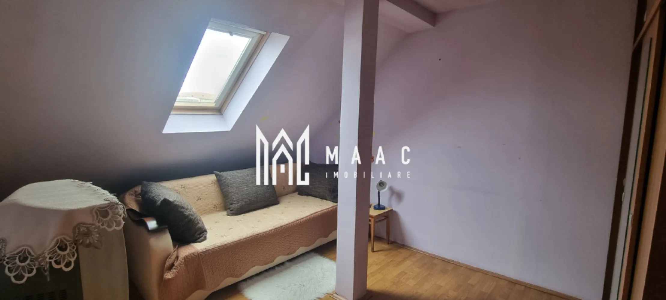 Apartament 2 etaje I 3 camere I 68 mpu I 2011 I Ștrand II - Oferim spre vânzare un apartament funcțional, situat într-o zonă liniștită și accesibilă.

Caracteristici:

Nivelul 1: hol, living, bucătărie separată, baie.
Nivelul 2: două dormitoare cu ferestre Velux.

Detalii constructive și dotări:

Mansardă construită în 2011, din cărămidă, cu acoperiș din lemn,
Izolație exterioară și pod izolat cu vată minerală de 10 cm,
Scări interioare metalice cu trepte din lemn masiv,
Centrală termică și calorifere,
Mobilat și utilat (fără televizoare).

🏡 Disponibil pentru achiziție prin credit bancar sau surse proprii. 
📍 Cartier Ștrand II – un spațiu confortabil, potrivit pentru un stil de viață modern.

Contactează MAAC Imobiliare pentru detalii și programarea unei vizionări, specificând ID CP2506297! 📞