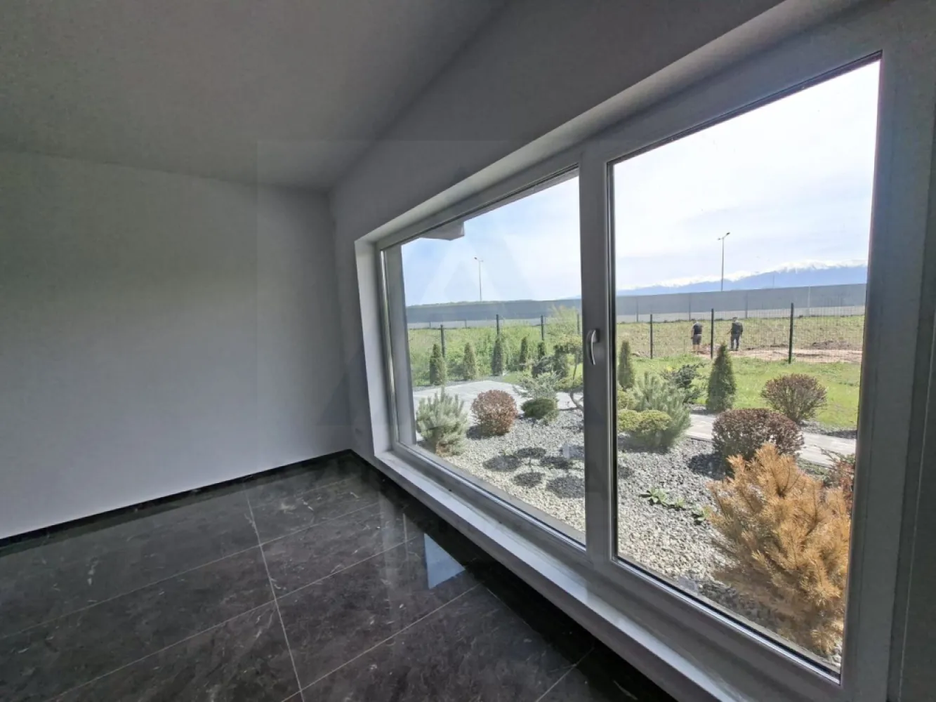 Casă moderna premium 195 mp utili cu garaj și teren 815 mp în Selimbar