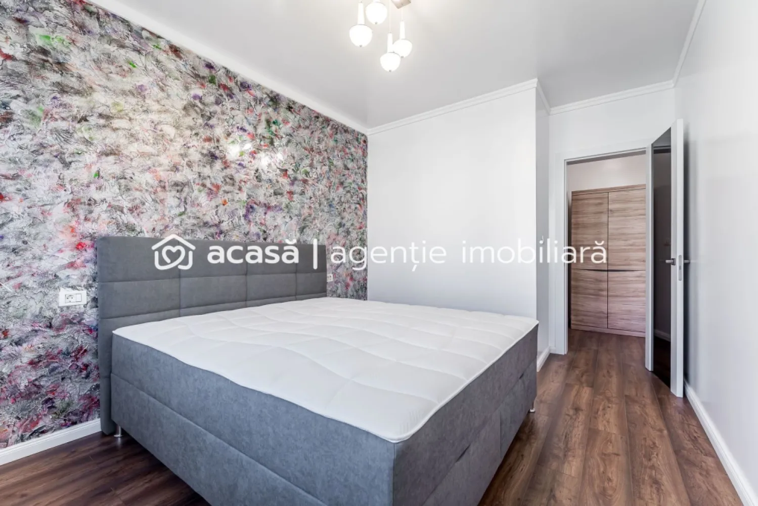Apartament 2 camere | Etaj 2 – lângă MedLife Genesys - Se oferă spre închiriere un apartament spațios și luminos, situat la etajul 2 al unui imobil construit în 2020. 

Apartamentul este complet mobilat și utilat, pregătit pentru mutare, fiind la prima închiriere.

Detalii:
2 camere
compartimentare semidecomandată
suprafață utilă: 85 mp (conform CF)
etaj 2
balcon deschis
finisaje premium
loc de parcare inclus

Preț: 550 € / lună

Pentru mai multe informații sau programarea unei vizionări, vă rog să mă contactați:
📞 0742267773 – Andreea Szuchanszki
