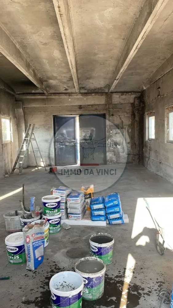 Hală Nouă 100 mp + 400 mp Teren – Str. Depozitelor 56, Satu Mare - Oferim spre închiriere hală industrială modernă, aflată în fază finală de finisare, situată strategic pe strada Depozitelor nr. 56.
Suprafață utilă: 100 mp, compartimentabilă în funcție de necesități.
Teren generos: 400 mp de curte privată, ideală pentru parcare, manevră TIR sau depozitare exterioară.
Stadiu: Finisaje de înaltă calitate în curs de execuție – posibilitate de personalizare a spațiului conform cerințelor viitorului chiriaș.
Utilități: Curent trifazic, apă, canalizare și acces facil din arterele principale.
Spațiul este ideal pentru depozitare logistică, mică producție sau showroom.
Contact 0756 935 933 sau 0749 367 179
