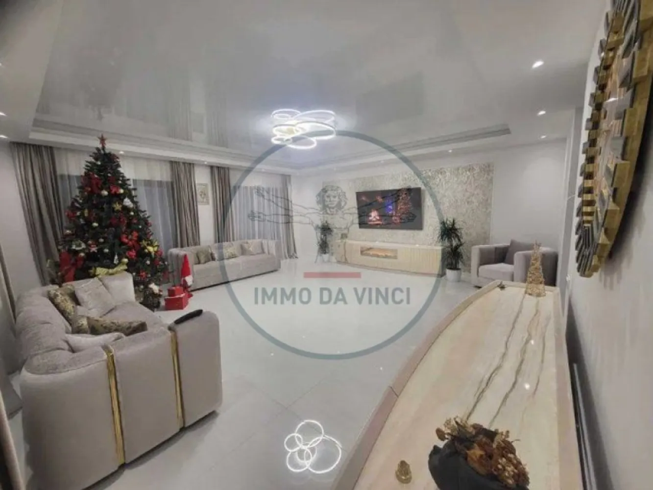 Casa cu PISCINA 248 mp utili + 580 mp teren si 2 garaje - Cart. Iris - DE VANZARE CASA INDIVIDUALA SUPERFINISATA MOBILATA SI UTILATA CU PISCINA SI TEREN 580 MP, 2 GARAJE
comision ZERO !!!

NIVEL 1

- 1 living generos cu bucatarie utilat complet si un loc de luat masa, DE 40 METRII PATRATI cu iesire pe o terasa de 25 mp si vedere spre curte
- 1 baie cu dus , o spalatorie cu dressing(SE POATE TRANSFORMA IN BIROU ARE 13 MP), loc de depozitare sub casa scarii ,
- 1 garaj mare (care se poate transforma daca se doreste intr-un master bedroom 30 metrii patrati sau birou ETC).

NIVEL 2

-UN LIVING generos mobilat si utilat (40 mp) cu iesire pe o terasa de 20 mp cu view superb ,
- 1 baie cu dus walk in cu GEAM,
hol LA INTRARE ,CASA SCARII
- 1 DORMITOR matrimonial MOBILAT
-1 GARAJ MARE (intra si duba) CU RAFTURI de depozitare ,poarta cu telecomanda ,curtea din fata este betonata si pus pavaj de calitate superioara,
poarta de acces de 5 metrii cu telecomanda,
- 2 locuri de parcare in curtea din fata,spatiu verde

NIVEL: 3

- DORMITOR MATRIMONIAL MARE complet mobilat si utilat (40 MP) cu o baie proprie mare cu dus walk in ,bideu,geam la baie - dressing mare (PENTRU NEVESTE :) ) cu iesire pe 1 bacon de 10 mp cu vedere superba spre oras,

- DORMITOR COMPLET MOBILAT SI UTILAT, BAIE CU VANA ,GEAM LA BAIE,HOL ,CASA SCARII

- CURTEA DIN SPATE ESTE AMENAJATA,betonata si pavata, garduri ,poarta de acces, gazon .

PRETUL ESTE DE 498.000 EUR NEG
