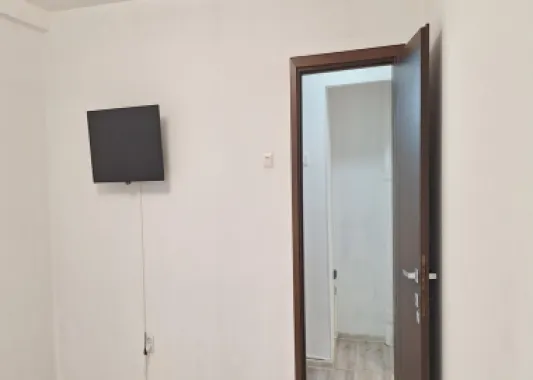 Vand apartament central, 2 camere, renovat complet cu centrala proprie