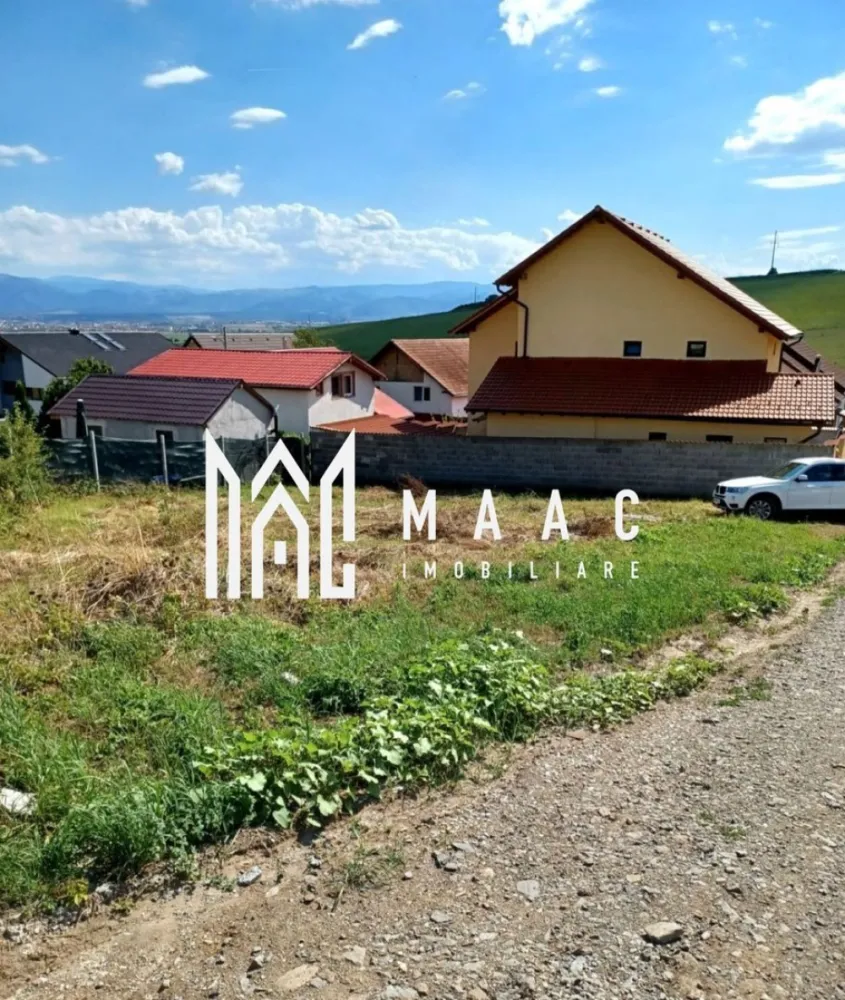 Teren Intravilan + Proiect Duplex | Șura Mare - MAAC Imobiliare vă propune spre vânzare un teren cu proiect in derulare pentru construcția a două imobile- Duplex. Terenul beneficiază de toate utilitățile necesare: gaz, apă, electricitate, fiind perfect pregătit pentru dezvoltare imediată. 
 
-Suprafață totală: 596 mp (464 mp construibil + cota din drum) 
-Deschidere front stradal: 27 ml 
- Poziționat într-o zonă rezidențială, liniștită 
- Acces facil și infrastructură dezvoltată 
- Potențial ridicat de valorificare

Pentru mai multe informații, specificați ca ați văzut anunțul cu ID: CP2489100