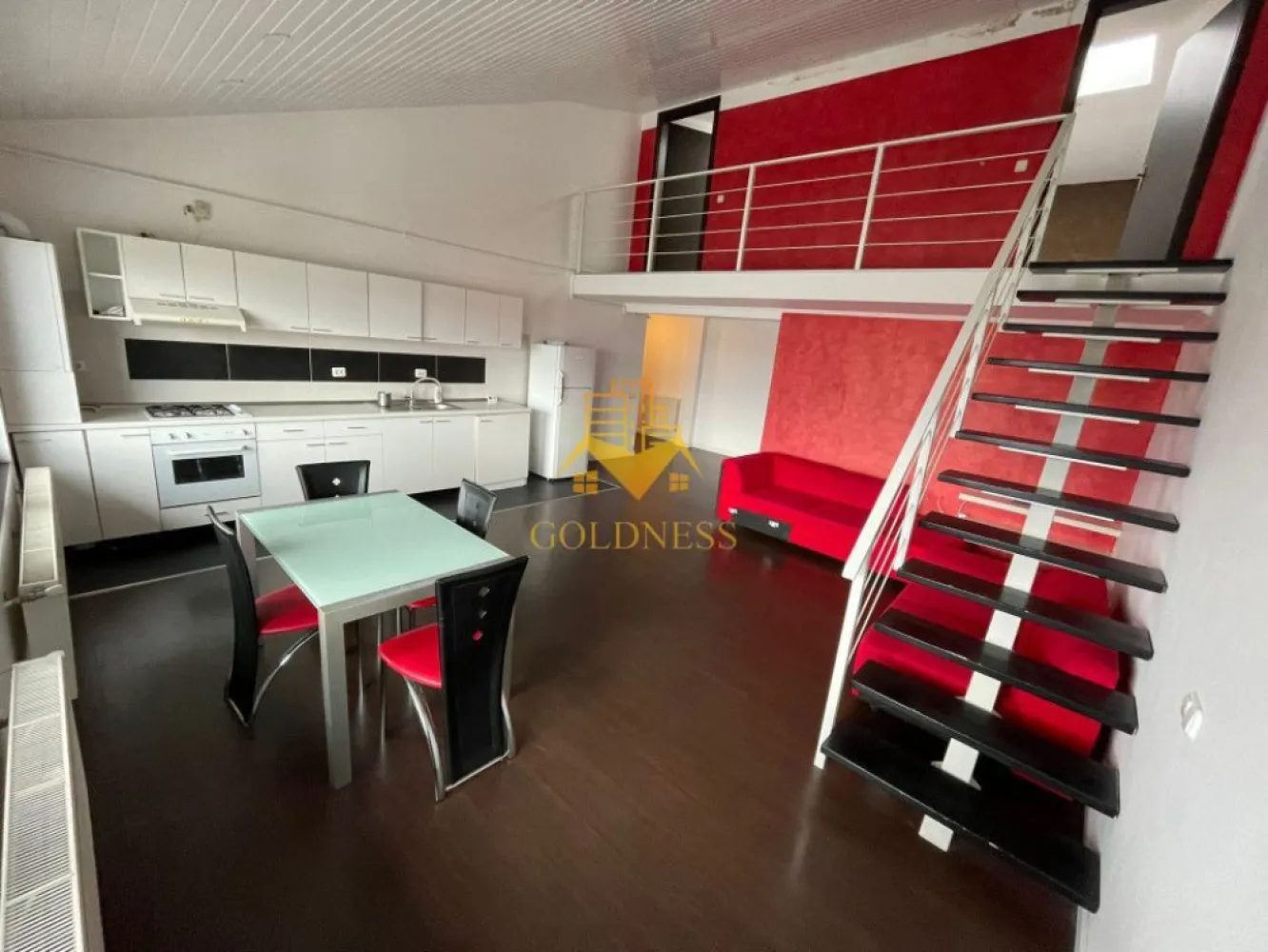 3 camere,modern,bloc nou, Calea Turzii zona Leroy Merlin, OMV, Scoda - Goldness Imobiliare va ofera spre vanzare apartament cu 3 camere in construcție nouă, situat in cartierul ZORILOR zona Calea Turzii - Buna Ziua. Apartamentul are o suprafata utila de 100 mp si este pozitionat ultimul nivel, in bloc apartamente cu regim de inaltime P+5E, construit in 2008, cu izolație exterioară. Este un apartament decomandat, confort sporit. Este cu dispunere pe doua nivele. La primul nivel are bucatarie open space, living, hol acces, o baie, scara, in SU de cca 66 mp. La cel de-al doilea nivel sunt cele doua dormitoare, in SU de cca 34 mp, ambele avand geamuri velux. In interior este finisat modern. Se vinde parțial mobilat. Imobilul dispune si de centrală proprie, ferestre termopan, parchet laminat,faianta/gresie modernă, usa de intrare metalica. Imobilul din care face parte este localizat in vecinatatea mijloacelor de transport in comun. Apartamentul face impresie foarte buna, e luminos si bine ingrijit.