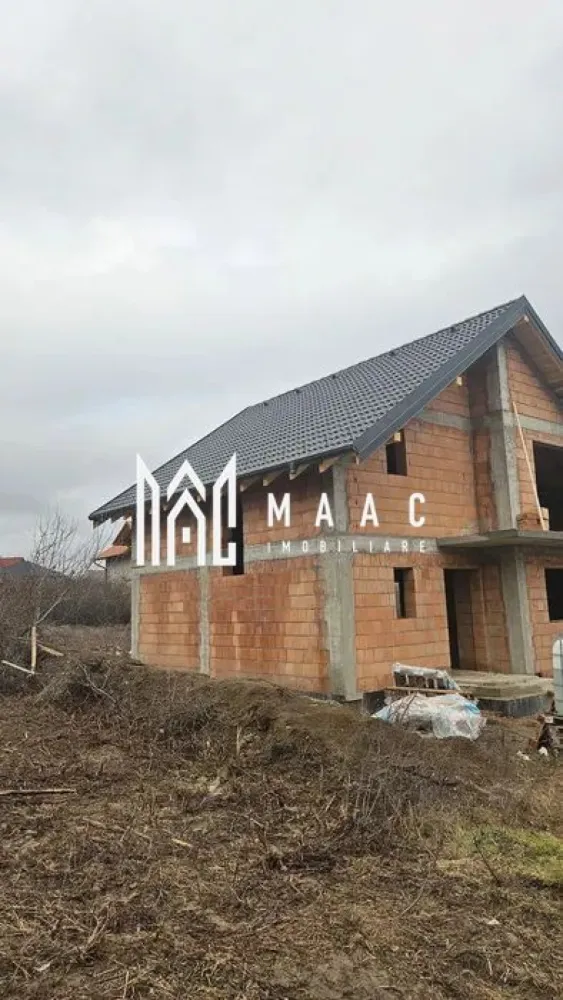 Casă Single | 140 MPU I Curte 500 mp I Selimbar - MAAC Imobiliare oferă spre vânzare casă tip Single, 140 mp utili, în Selimbar

Oferim spre vânzare o casă single, cu 5 camere, ideală pentru o familie care își dorește confort și spațiu într-o zonă liniștită și bine conectată. Situată în Selimbar, casa beneficiază de toate utilitățile necesare și se predă la cheie pe exterior, cu curte amenajată complet, gazon și gard.

Detalii suplimentare:

Suprafață utilă: 140 mp utili.

Curte: 500 mp, ideală pentru relaxare și activități în aer liber.

Compartimentare: 5 camere, oferind suficient spațiu pentru întreaga familie.

Opțiune de predare: Se poate opta pentru predare la roșu (interior neterminat) sau la cheie, la un preț diferit.

Locație excelentă:

Grădiniță, școală și biserică în apropiere.

Magazin alimentar la doar 100 m distanță.

Accesibilitate: Zonă liniștită, perfectă pentru viața de familie, dar și foarte aproape de facilități esențiale.

Pentru mai multe detalii specificati ca ati vazut anuntul cu ID: CP2464796