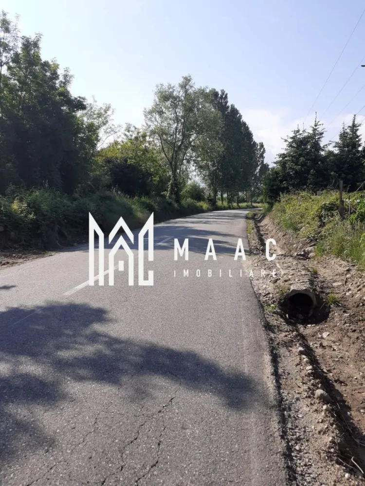 Teren | Intravilan |5.000 MP | Valea Avrigului - MAAC Imobiliare vă oferă spre vânzare un teren intravilan ideal pentru investiții, situat într-o zonă pitorească pe partea stângă cum urcați spre 

 Cabana Ghiocelul. 

Terenul are o suprafață de 5000 mp, cu un front stradal de 22 m și o adâncime de 200 m. 

Pentru mai multe detalii, vă rugăm să ne contactați specificând ID:CP2462286