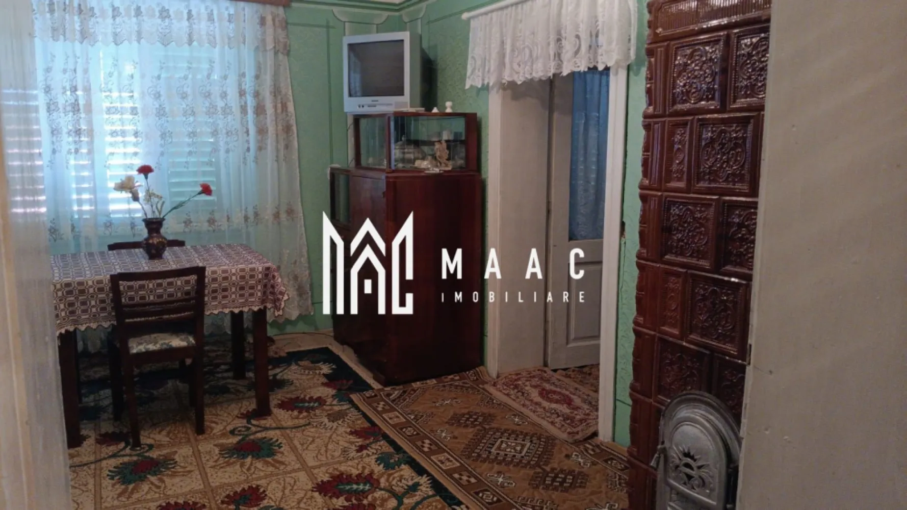 Casa 4 camere | Teren 2000 | Alțâna - MAAC Imobiliare vă propune spre vânzare o casă individuală, situată în comuna Alțâna, un pitoresc sat săsesc cu istorie bogată, aflat la doar 30 de minute de Sibiu.

Casa are o suprafață utilă de 96 mp la parter si etaj, cu 4 camere

Terenul aferent proprietății are o suprafață de 2.000 mp, fiind compartimentat într-o zonă verde generoasă și o curte spațioasă, ideală pentru relaxare sau activități gospodărești.

Casa dispune de bucătărie de vară, pivniță, cămară și alte dependințe.

Dotări și utilități:

Gaz, apă, curent

Canalizare la poarta

Caile de acces pana la proprietate sunt asfaltate. Acces Auto 

Alțâna este o zonă liniștită, cu peisaje pitorești și aer curat, ideală pentru o locuință de familie sau o casă de vacanță.

Pentru mai multe detalii precizati telefonic ca ati vazut anuntul cu ID: CP2461845