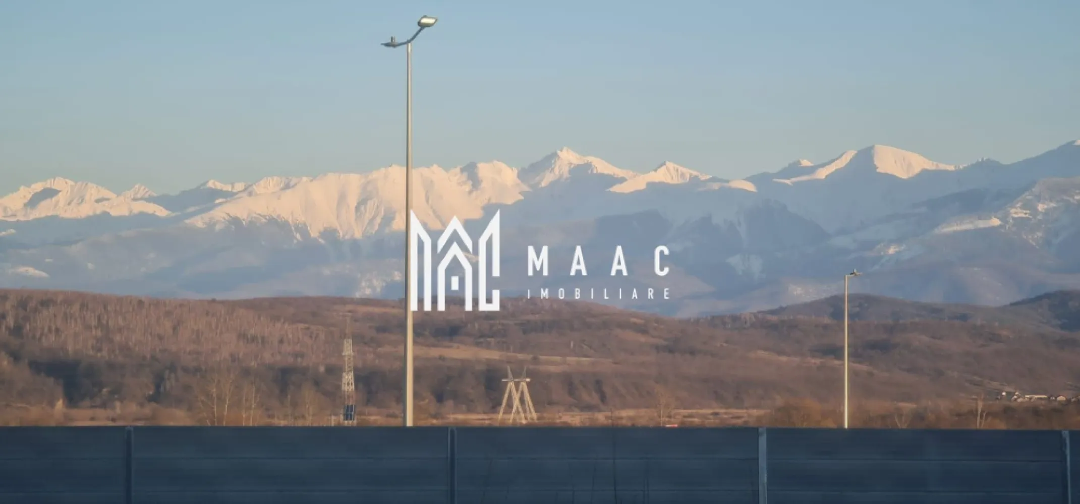 Casa 5 camere I Cartierul Tineretului - 500 MP Teren I Șelimbar - MAAC Imobiliare vă prezintă o casă individuală deosebită, situată în Șelimbăr, Cartierul Tineretului!

Această locuință spațioasă și modernă oferă confort și intimitate, fiind ideală pentru o familie care își dorește un stil de viață liniștit, aproape de oraș.

✅ Caracteristici principale:

Suprafață teren: 500 mp
Suprafață utilă: 203 mp + 40 mp de terase și balcon
Compartimentare inteligentă, spații generoase și luminoase
Locuință individuală, cu curte proprie
🏡 Disponibilitate:

La gri: 250.000 Euro + TVA – posibilitate de personalizare
La cheie: 300.000 Euro + TVA – finisaje premium, gata de mutare
📍 Localizare excelentă – acces facil către oraș, într-o zonă liniștită și bine cotată!

💰 Oportunitate unică! Contactați-ne pentru detalii și programarea unei vizionări!
📞 Pentru mai multe detalii și vizionări, precizati telefonic ca ati vazut anuntul cu ID: CP2456716