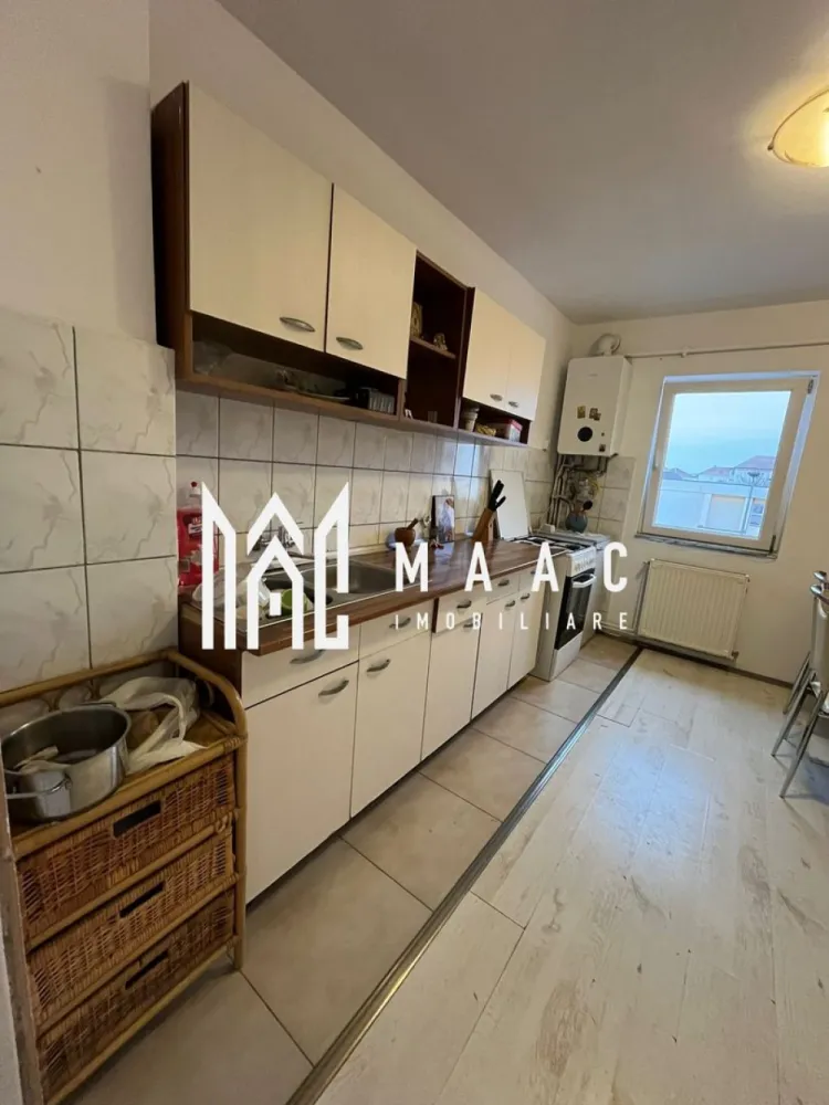 Apartament 3 camere | Etaj 2 | Balcon | Hipodrom 3 - MAAC Imobiliare vă propune spre închiriere un apartament cu 3 camere, situat la etajul 2 (intermediar), ideal pentru cei care își doresc un spațiu confortabil, bine compartimentat și pregătit pentru mutare imediată.

Locuința are o suprafață utilă de 65 mp și oferă un ambient plăcut, fiind potrivită atât pentru o familie, cât și pentru un cuplu.

Compartimentare:
Living spațios
Doua dormitoare
Bucătărie
Baie

Apartamentul se închiriază complet mobilat și utilat, fiind pregătit pentru mutare imediată, fără investiții suplimentare.

Avantaje:
Etaj 2 – poziție intermediară
65 mp utili
Compartimentare practică
Complet mobilat și utilat
Nu se accepta fumatori si animale de companie.

Pentru mai multe detalii sau programarea unei vizionări, nu ezitați să ne contactați specificand ID: CP3058144
