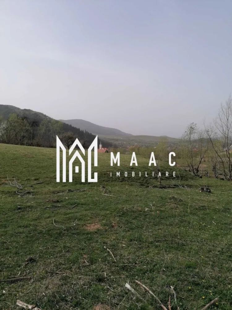 Teren extravilan I 1900 mp I Gura Râului - MAAC Imobiliare vă propune spre vânzare un teren/pajiște de 1.900 mp în Gura Râului, Mărginimea Sibiului! Această proprietate deosebită, situată la limita satului, oferă un cadru natural spectaculos, fiind aproape de pădure și având un farmec aparte datorită pârâului care se află pe o porțiune a terenului. ✅ Suprafață: 1.900 mp ✅ Categoria terenului: extravilan, cu posibilitate de trecere în intravilan în viitor. ✅ Utilități: disponibile la mai puțin de 100 m ✅ Caracteristici speciale: Locație pitorească, perfectă pentru o casă de vacanță sau o investiție pe termen lung Declivitate de aproximativ 3m la una dintre extremități, ideală pentru diverse amenajări Apropierea de pădure oferă aer curat și liniște 📍 Gura Râului este una dintre cele mai frumoase zone din Mărginimea Sibiului, recunoscută pentru peisajele sale autentice și atmosfera tradițională. 📞 Pentru mai multe detalii și vizionări, precizati telefonic ca ati vazut anuntul cu ID: CP2387422