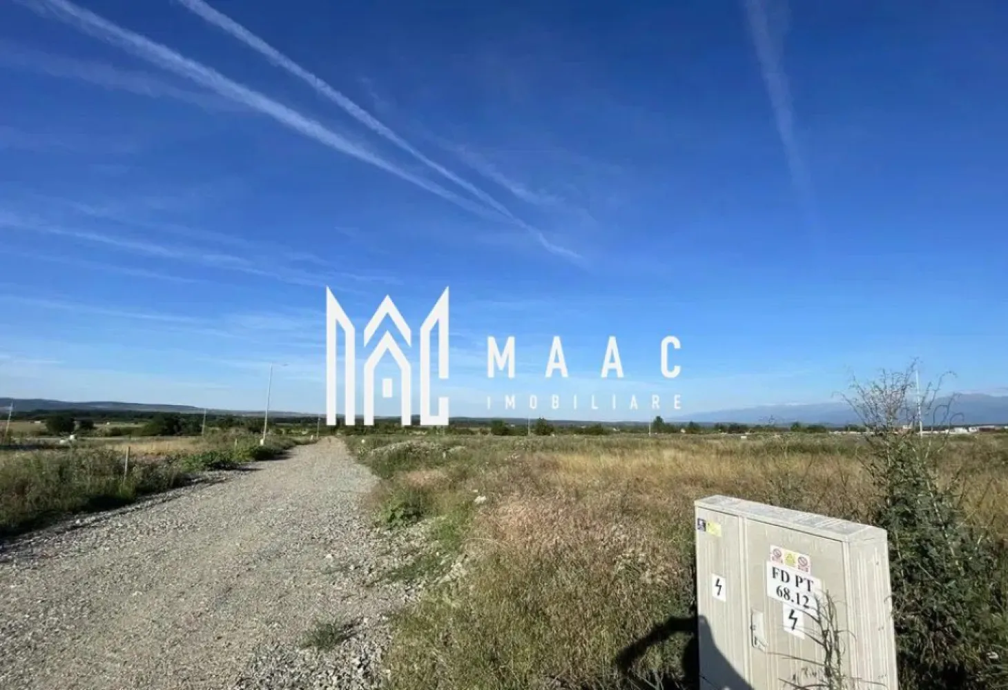 Teren | 501 MP | Calea Cisnadiei | - MAAC Imobiliare vă oferă spre vânzare 3 parcele pe Calea Cisnădiei

Locație excelentă într-o zonă în plină dezvoltare, ideală pentru construirea unei locuințe. 

Cele trei parcele au o suprafață de 501 mp fiecare și sunt situate lângă uzina de apă, cu toate utilitățile incluse.

Certificat de urbanism pentru construcția de locuințe individuale sau cuplate.

Toate utilitățile sunt deja pe parcelă: curent electric, apă, canalizare, fibra optică.

Strada este iluminată, iar asfaltarea este în curs de realizare.

Pentru mai multe detalii și informații suplimentare, vă rugăm să ne contactați specificând :ID CP2375774
