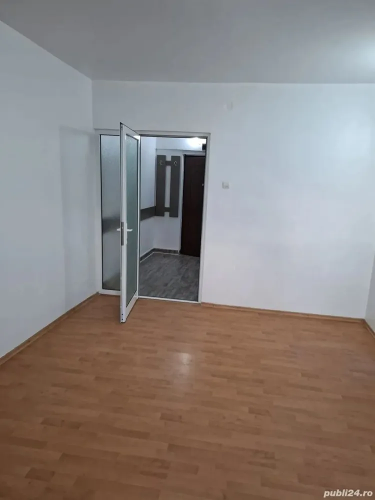De inchiriat garsoniera pentru birou, bl. A, Tiglina 1, 250 euro - Se închiriază garsonieră situată în zona Țiglina 1A1, la parter, ideală pentru activități de birou, contabilitate, consultanță, sediu firmă sau alte activități administrative.
Spațiul este ușor accesibil și beneficiază de poziționare bună.
- Compartimentare practică
- Parter
- Potrivit exclusiv pentru birouri
Preț: 250 euro/lună.
La incheierea contractului de inchiriere chiriasul va achita o chirie, o garantie egala cu o chirie si comisionul agentiei imobiliare.
Pentru detalii și vizionare: 0746.252.252 Liliana Ene.