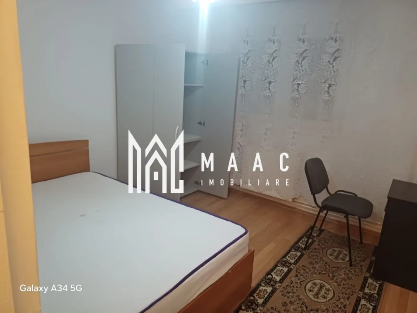 APARTAMENT 2 CAMERE I DECOMANDAT I 54 MP - MAAC Imobiliare ofera spre vanzare apartament 2 camere, bucatarie si baie.
Imobilul este situat in cartierul Lazaret, intr-o zona linistita, dar in acelasi timp relativ aproape de centrul orasului.
Apartamentul beneficiaza de acces facil la mijloace de transport in comun, magazine, scoli si alte puncte de interes, fiind o alegere potrivita atat pentru locuit, cat si pentru investitie.

Pentru mai multe detalii sau vizionare anuntati telefonic CP3072922
