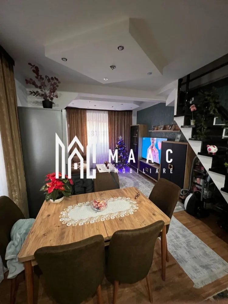 Apartament 3 Camere I Balcon I Hipodrom 2 - MAAC Imobiliare va propune spre vanzare un apartament cu 3 camere in zona Hipodrom 2.

Locuinta este structurata pe 2 niveluri si cuprinde: la parter-living cu bucatarie open space, zona de dining, baie cu dus si geam de aerisire; la etaj-doua dormitoare, balcon in care s-a amenajat zona de gatit.

Apartamentul este complet renovat: centrala termica noua (Ariston),partea electrica refacuta,balcon închis complet cu termopan și cu acoperiș nou, toate ferestrele schimbate, cu pervaz interior și exterior,uși interior schimbate,parchet,gresie living.

Apartamentul se vinde complet mobilat exact cum se vede poze.

In proximitate se gasesc centre comerciale, de invatamant, medicale, statii de autobuz, etc.

Pentru mai multe detalii specificati telefonic ca ati vazut apartamentul cu ID:CP2365675