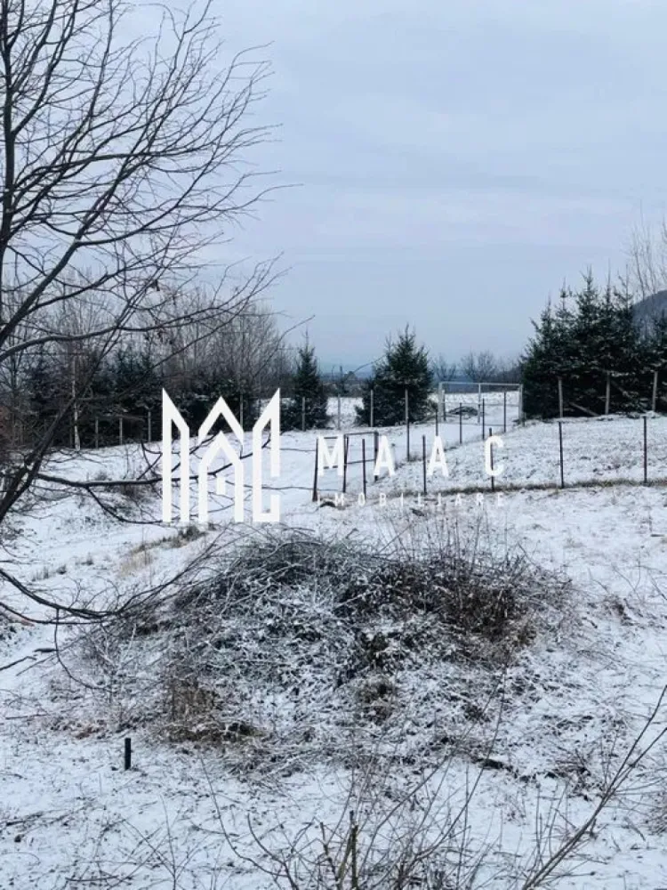 Teren Intravilan I 500 mp I Cisnadioara - MAAC Imobiliare va prezinta un teren intravilan, de vanzare, in Cisnadioara. 

Suprafata de 500 mp, cu deschidere la drum, liber de sarcini si toate actele in regula. 

Disponibil imediat. 

Cisnadioara este un sat de vacanta in imediata apropiere a Orasului Sibiu. Zona superba si linistita. 
Terenul este ideal si pentru investitie, oferind o priveliste deosebita spre Cetatea Cisnadioara. 

Pentru mai multe detalii sau vizionari mentionati ID : CP2360156