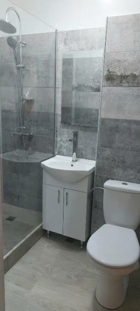 Apartament 2 camere Liviu Rebreanu -TITAN | Metrou | Renovat | Proprietar - TITAN 2 min. metrou, Liviu Rebreanu, et. 4/10, bloc reabilitat termic, semidecomandat, mobilat, utilat, liber, 1+1, direct proprietar, exclus intermediari, vecinatati: Mega Image, metrou Titan, parc IOR, Lidl, piata Minis, Auchan, ParkLake