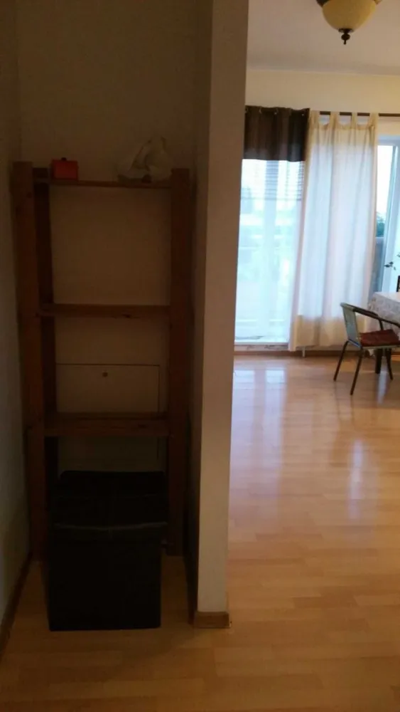 Inchiriez apartament 2 camere Titan - Rasarit de Soare - Inchiriez apartament 2 camere in complex Rasarit de Soare (Titan, langa Auchan și Lidl, în apropiere de Parcul Teilor), cu bucatarie mobilata, combina frigorifica, aragaz, masina de spalat și cuptor cu microunde.
Sufragerie mobilată, șifonier și comodă în dormitor - chiriașul trebuie să își aducă pat.
Aer condiționat în fiecare cameră.
Televizor în fiecare cameră.
2 balcoane.
Tamplarie termopan, usa metalica, parchet, gresie, faianta. etaj 3/11.
Complex pazit, internet, cablu. Toate utilitatile contorizate individual.
Apel după ora 17.