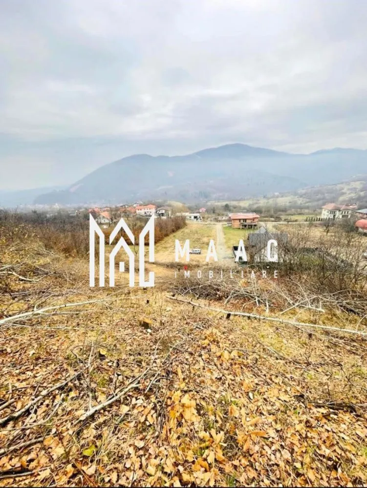 Teren constructii-1450 mp I Investitie I Cisnadioara - MAAC IMOBILIARE propune spre vânzare un teren de constructii situat în Cisnădioara, una dintre cele mai apreciate zone rezidențiale din apropierea Sibiului, recunoscută pentru aerul curat si peisajele spectaculoase.

Locatia beneficiază de o poziționare excelentă, cu priveliște superbă, potrivita pentru ridicarea unor proiecte rezidentiale cu arhitectura moderna.

Proprietatea, in suprafata de 1450 mp, are un usor plan înclinat (ce permite insa, valorificarea panoramică a amplasamentului!), deschidere la strada - 18ml, forma - dreptunghiulara, acces auto facil, utilitati (apa, canalizare, curent, gaz) in imediata apropiere. 

Se poate construi in regim de inaltime D+P+M.

Pentru mai multe detalii precizati telefonic ca ati vazut anuntul cu ID:CP3065576