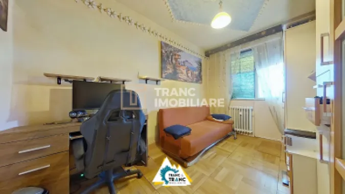 Apartament generos cu 4 camere în Podgoria, Arad