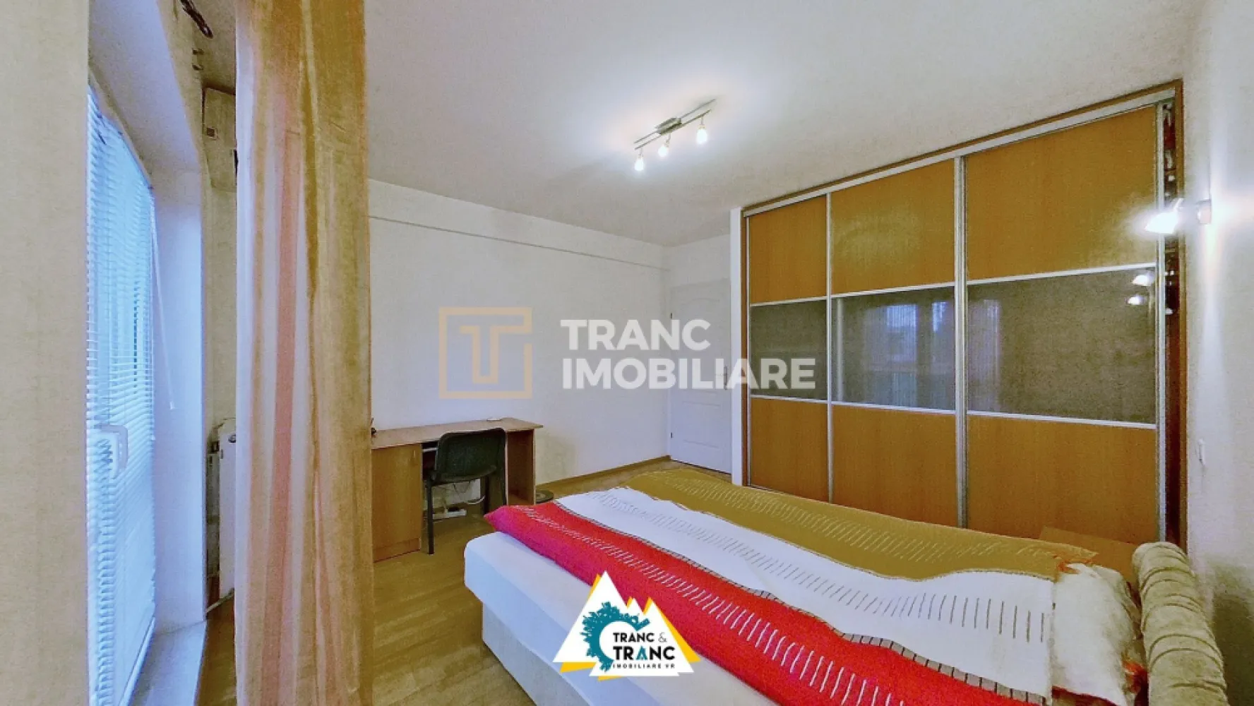 Apartament primitor si spatios cu 2 camere în Subcetate - Apartament primitor si spatios cu 2 camere în Subcetate

Îți prezentăm oportunitatea perfectă de a inchiria un apartament elegant și primitor, situat într-o zonă exclusivistă și liniștită a cartierului Subcetate din Arad. Cu o suprafață utilă generoasă de 68 mp și o suprafață desfășurată de 80 mp, acest apartament semidecomandat este ideal pentru cupluri sau familii tinere care apreciază confortul și siguranța.

Apartamentul dispune de 2 camere, o sufragerie spațioasă și luminoasă, un dormitor confortabil, o bucătărie complet echipată, un hol și o baie modernă cu vană. Este situat la etajul 1 din 2 într-un bloc solid construit în 2004 și beneficiază de centrală proprie și aer condiționat pentru confort maxim în orice anotimp. Apartamentul este complet mobilat și utilat, gata pentru mutare imediată, și include un loc de parcare securizat cu acces controlat.

Zona rezidențială exclusivistă și bine întreținută oferă un cadru perfect pentru relaxare și viața de familie. Vecinii liniștiți și accesul securizat asigură confort și siguranță deplină. Locația excelentă este aproape de centru, Ștrandul Neptun și sala de sport, cu o conectivitate foarte bună spre cartierele Micalaca și Aradul Nou. În plus, priveliștea plăcută și mediul sigur sunt ideale și pentru animalele de companie.

Acest apartament reprezintă alegerea ideală pentru cei care își doresc un cămin confortabil, modern și sigur, amplasat într-o zonă deosebită și bine conectată la facilitățile orașului.

Contactează-ne acum pentru a programa o vizionare și a descoperi locuința perfectă pentru tine!