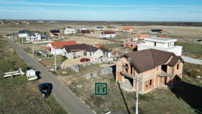Casă la roșu cu 5 camere în Aluniș, județul Arad – ideală pentru o familie!