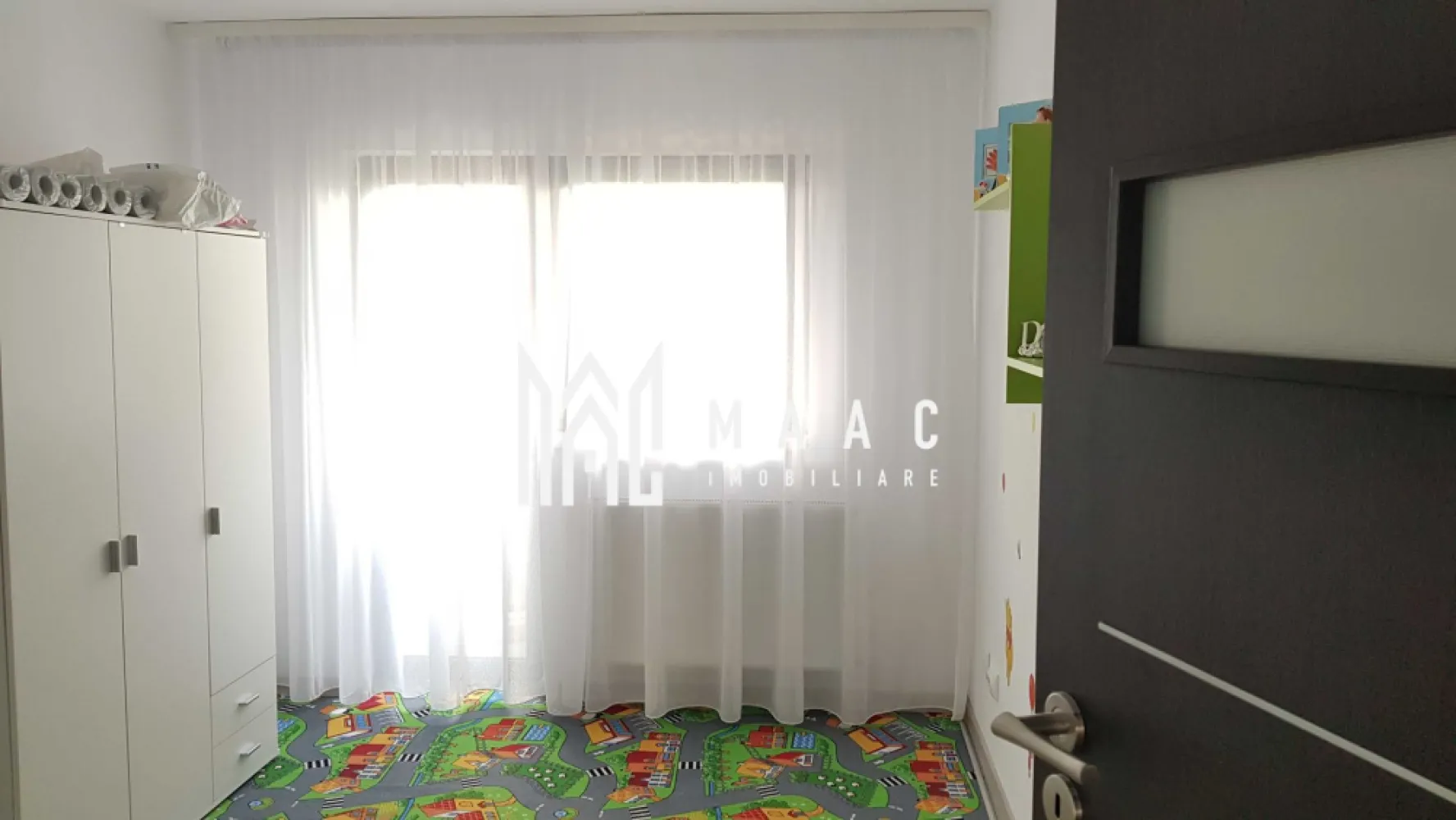 Apartament | 3 Camere | 70 Mp| Terasa deasupra apartamentului | - MAAC Imobiliare vă propune spre vânzare un apartament modern, compus din 2 dormitoare, 2 băi, un living generos, open space cu bucătăria (~70 m²), și o terasă impresionantă, situată deasupra apartamentului, cu o suprafață totală de aproximativ 70 m². Dintre aceștia, 30 m² sunt închiși și amenajați ca living și bucătărie suplimentară, iar restul de 40 m² constituie o terasă liberă, ideală pentru relaxare sau activități în aer liber. Apartamentul se vinde complet mobilat și utilat, oferind un confort deosebit într-o locație liniștită și accesibilă.
Pentru mai multe detalii, vă rugăm să ne contactați:CP2311791