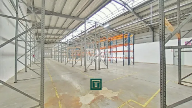 Hală industrială 824 mp de vânzare în Zona Industrială Sud Arad acces rapid A1