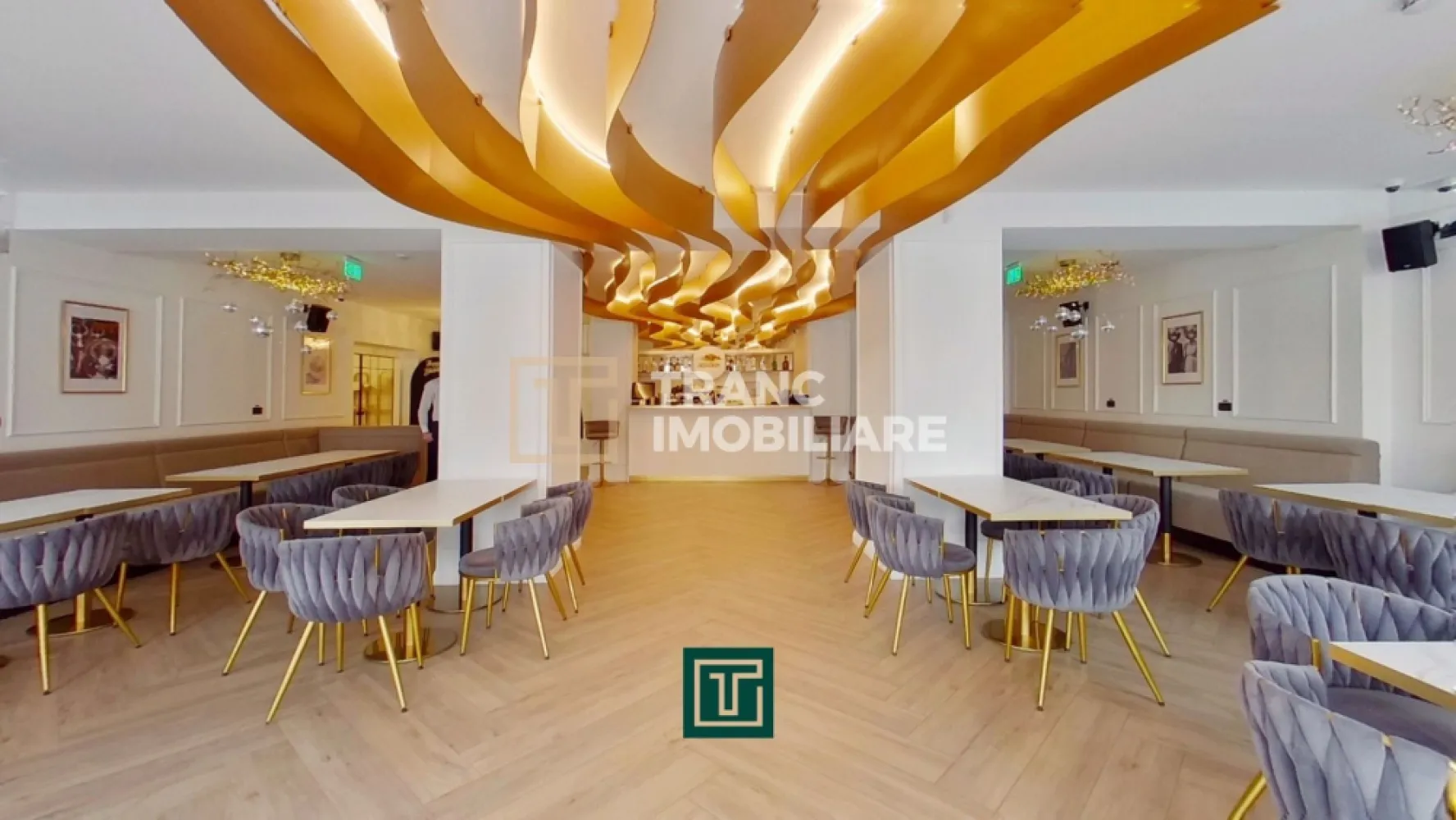 Afacere la cheie de vânzare – restaurant/cafenea, zonă centrală, Timișoara - Îți prezentăm o oportunitate excelentă de business în centrul orașului Timișoara – o afacere la cheie, pregătită pentru operare imediată, cu potențial ridicat în domeniul HoReCa.

Spațiul este situat la parter, pe un singur nivel, chiar vis-a-vis de Centrul Regional de Afaceri Timișoara, într-o zonă cu trafic intens și vizibilitate excelentă. Dispune de o suprafață utilă de 157 mp (184 mp construiți) și este compartimentat în 4 încăperi, 2 băi și o sală de restaurant, oferind un flux optim pentru desfășurarea activității.

Afacerea a fost complet renovată în 2025 și se vinde mobilată și utilată modern, incluzând aparatură profesională (aparat de cafea, vitrine), veselă, decoruri pentru evenimente și un mic stoc de băuturi. Toate avizele și autorizațiile sunt active, iar spațiul este echipat cu sistem de alarmă și supraveghere video.

Un mare avantaj este faptul că noul proprietar poate începe activitatea imediat. În plus, există posibilitatea amenajării unei terase în fața locației (închiriabilă de la primărie), mesele și scaunele fiind deja disponibile.

Spațiul beneficiază de curent monofazic și trifazic, centrală termică pe gaz, aer condiționat, fiind pregătit pentru orice tip de activitate.

Chirie lunară spațiu: 2650 EUR

O alegere ideală pentru antreprenorii care caută un business funcțional, într-o zonă premium, cu potențial real de profit.