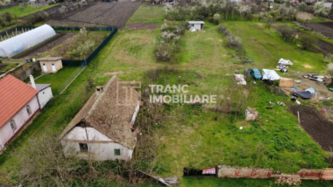 Teren intravilan 3.593 mp de vânzare în Parța