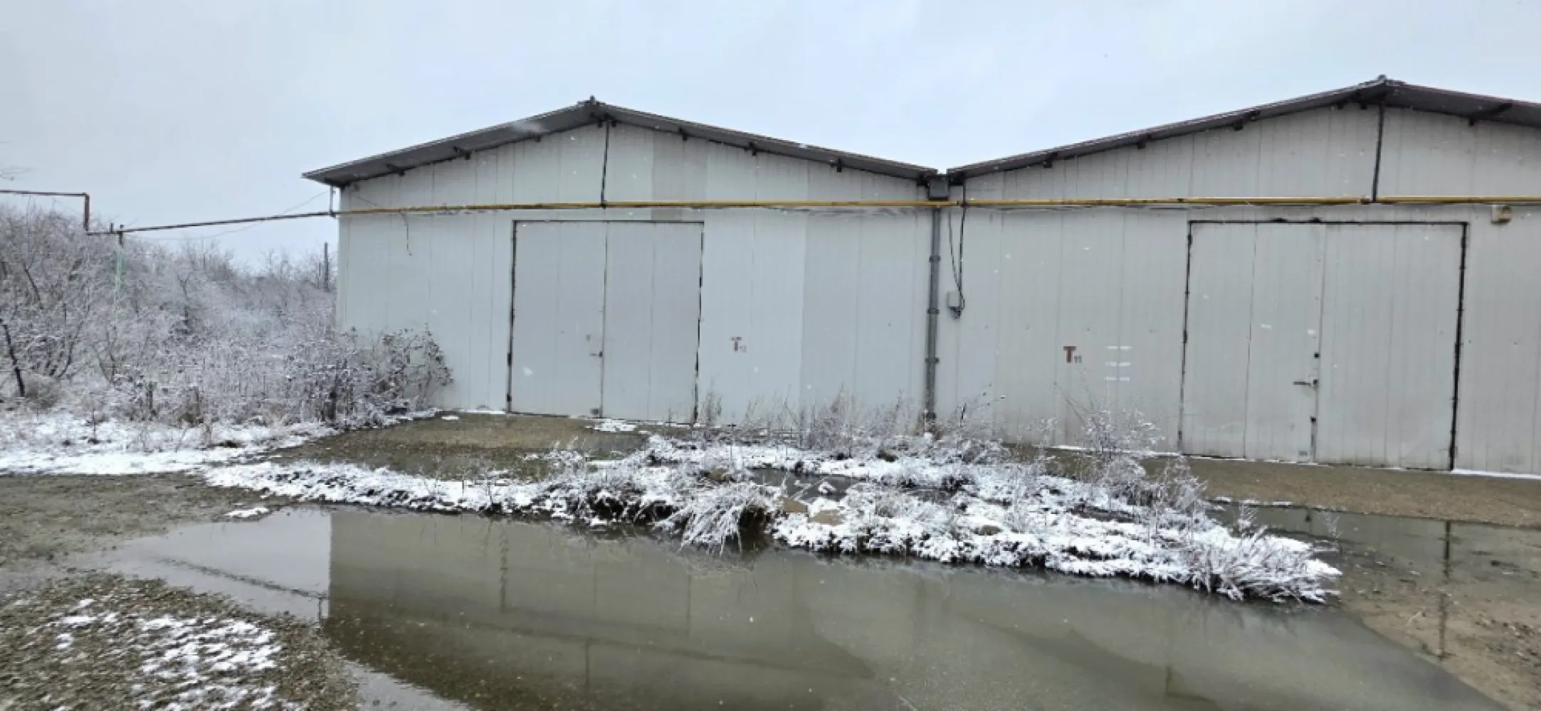 Popesti Centura spatiu depozitare 450 -2000 mp - K Imobiliare propune in zona Popesti Leordeni linia de Centura hala industriala 2000 mp cu posibiliate de compartimentare minim 450 mp .
Chiria 3.5 euro/mp