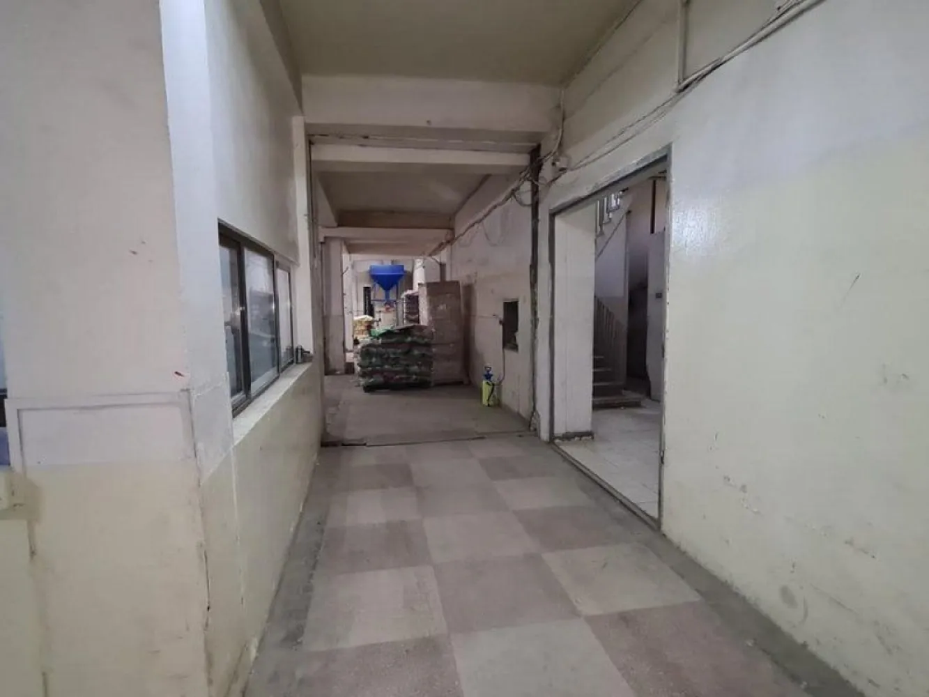 Drumul Intre Tarlale - K Imobiliare propune in zona Drumul intre Tarlale , spatiu de productie/depozitare , suprafata 2650mp , P+2 open space , teren 1680 mp ,curent trifazic , gaze , apa , locuri de parcare , acces tir .
pretvanzare: 1100000
monedavanzare: EUR
pretvanzaremp: 0
monedavanzaremp: EUR
pretinchiriere: 0
monedainchiriere: EUR
monedainchiriereunitar: EUR